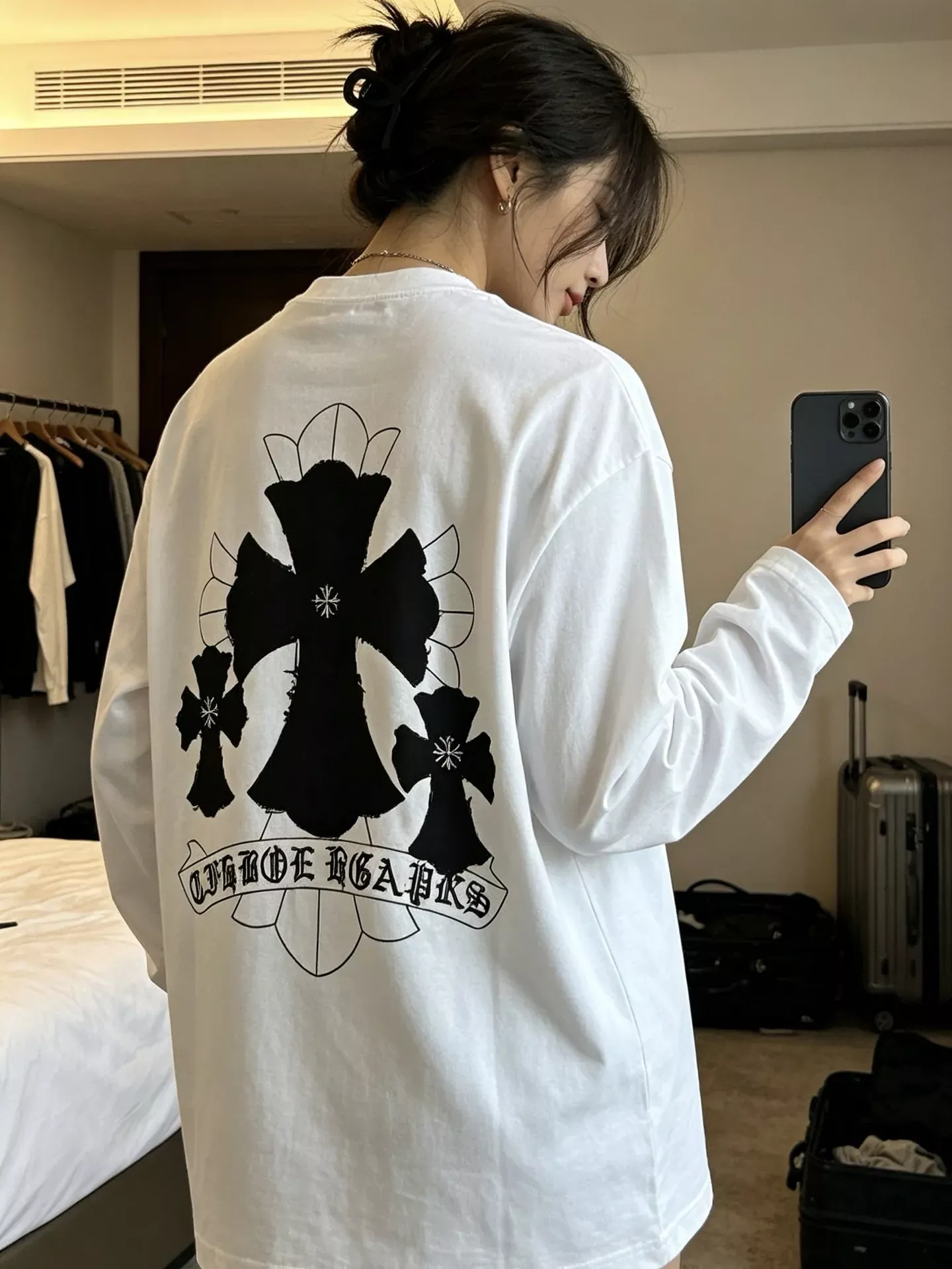 크롬하츠 십자가 패치 루즈핏 남녀공용 긴소매 티셔츠 상세 이미지 15