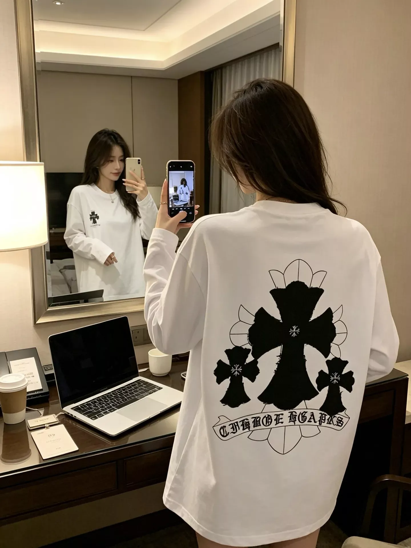 크롬하츠 십자가 패치 루즈핏 남녀공용 긴소매 티셔츠 상세 이미지 16