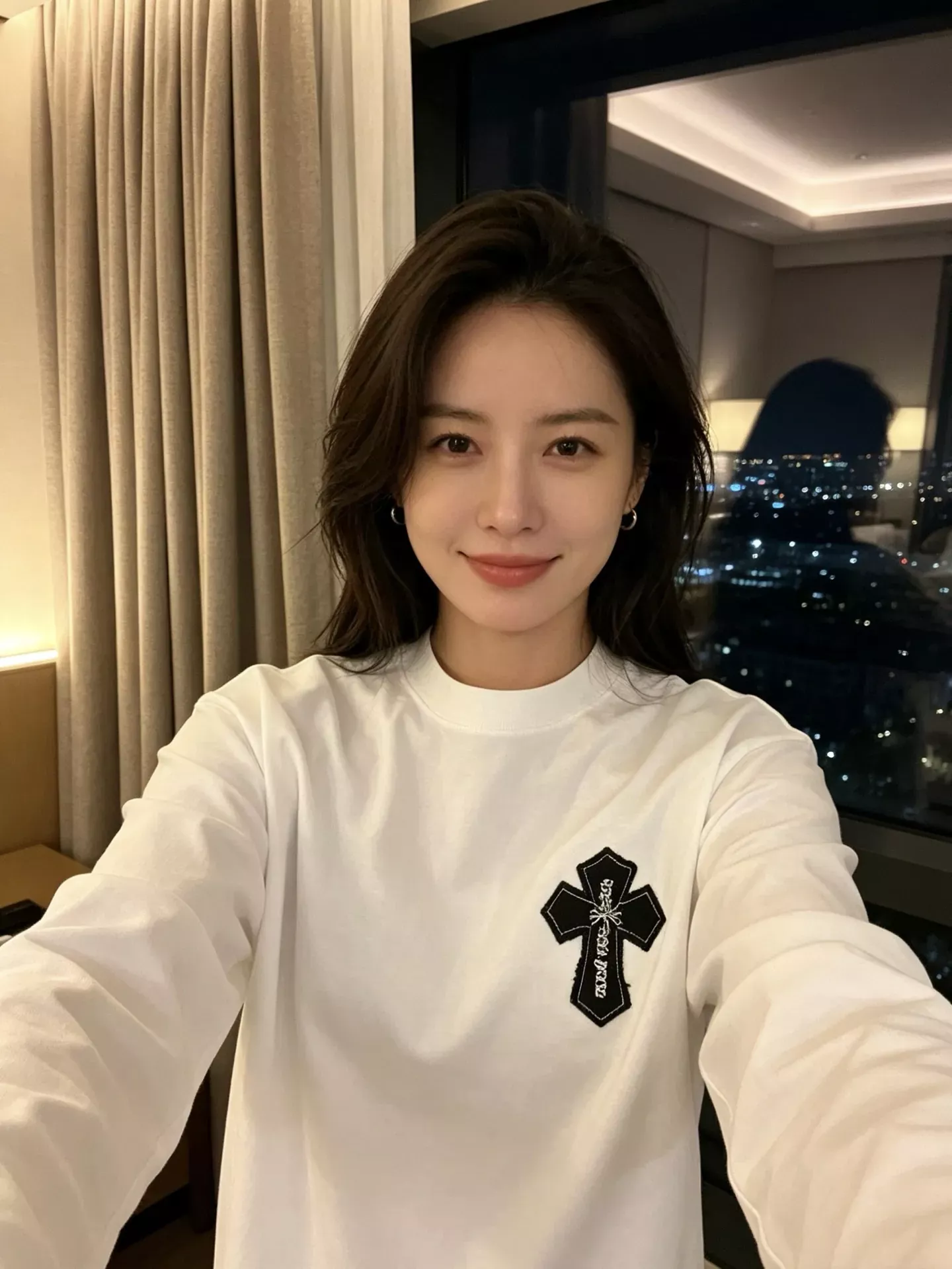 크롬하츠 십자가 패치 루즈핏 남녀공용 긴소매 티셔츠 상세 이미지 12