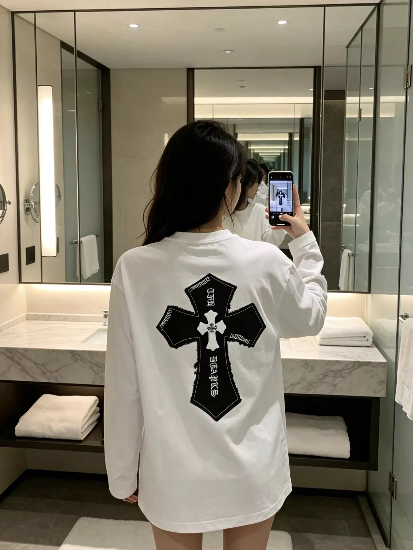 크롬하츠 십자가 패치 루즈핏 남녀공용 긴소매 티셔츠 상세 이미지 13