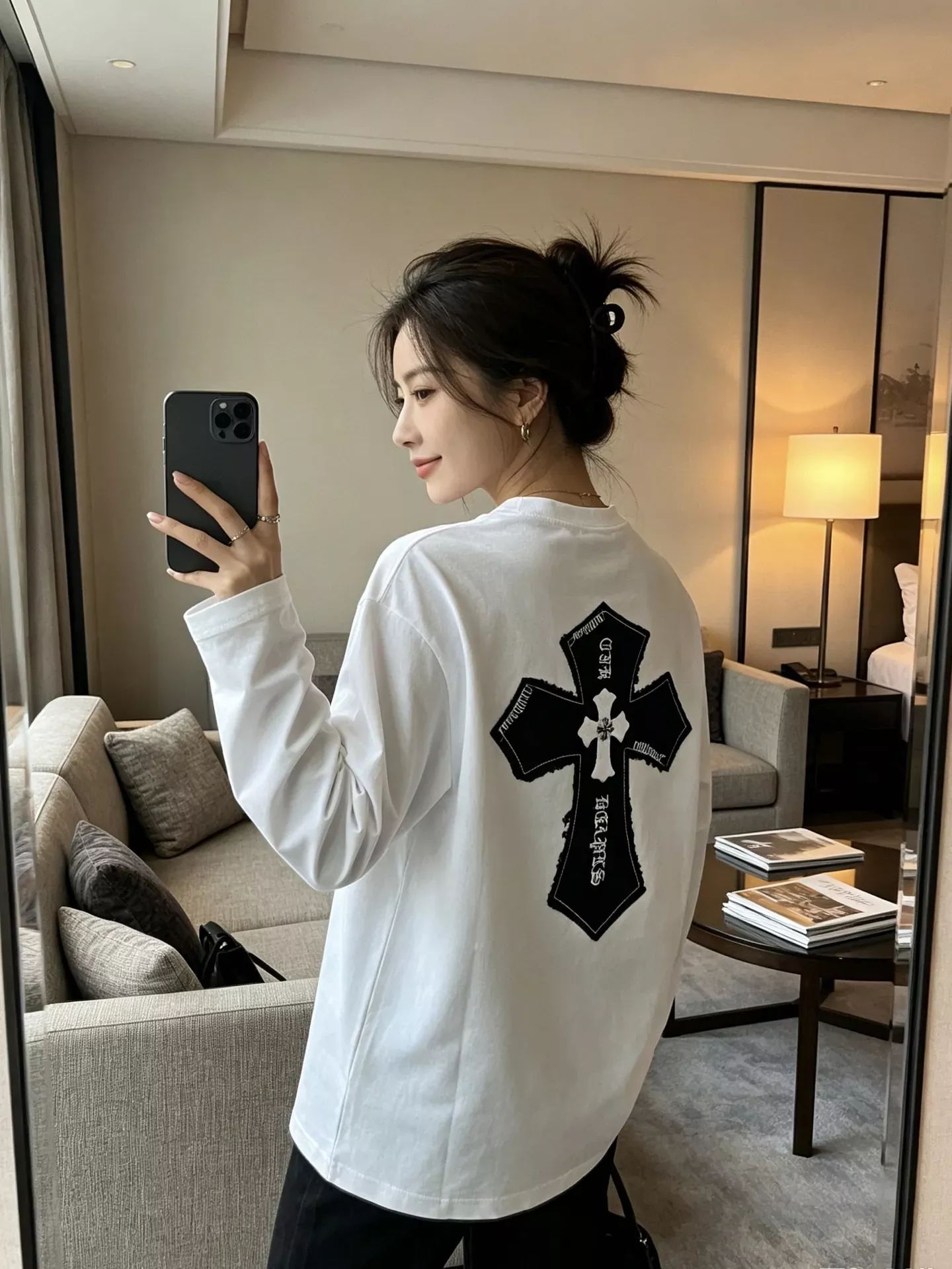 크롬하츠 십자가 패치 루즈핏 남녀공용 긴소매 티셔츠 상세 이미지 14
