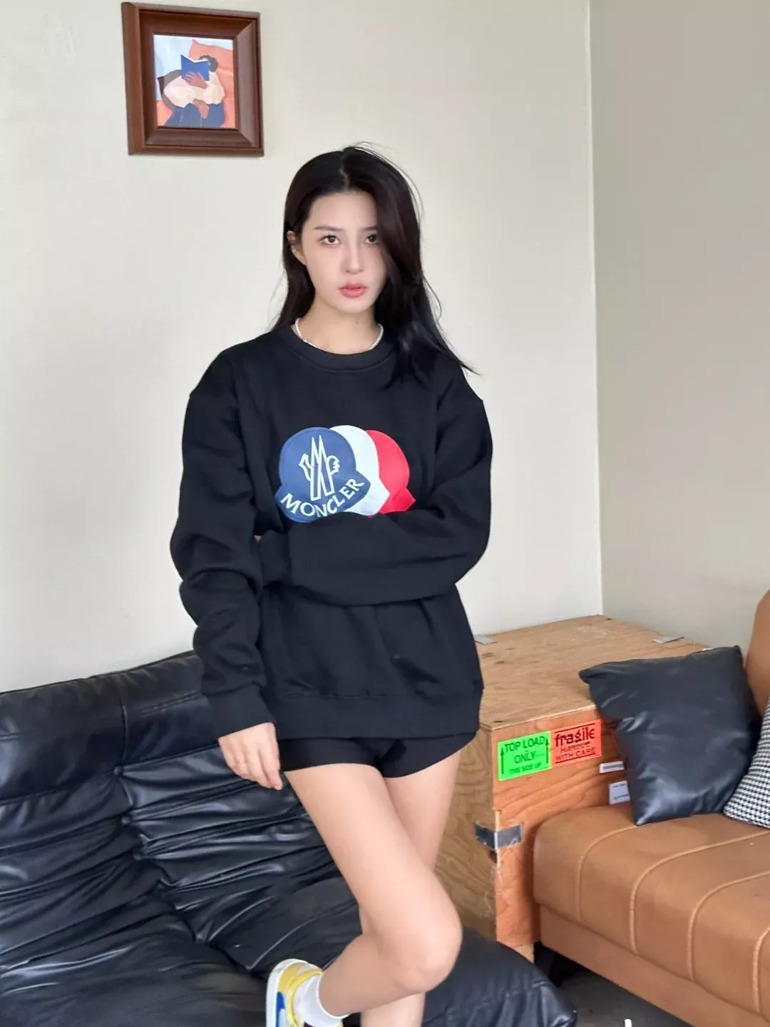 몽클레어 입체 발포 프린트 남녀공용 맨투맨 티셔츠 상세 이미지 12