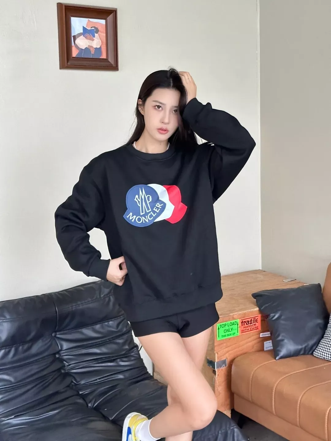 몽클레어 입체 발포 프린트 남녀공용 맨투맨 티셔츠 상세 이미지 16