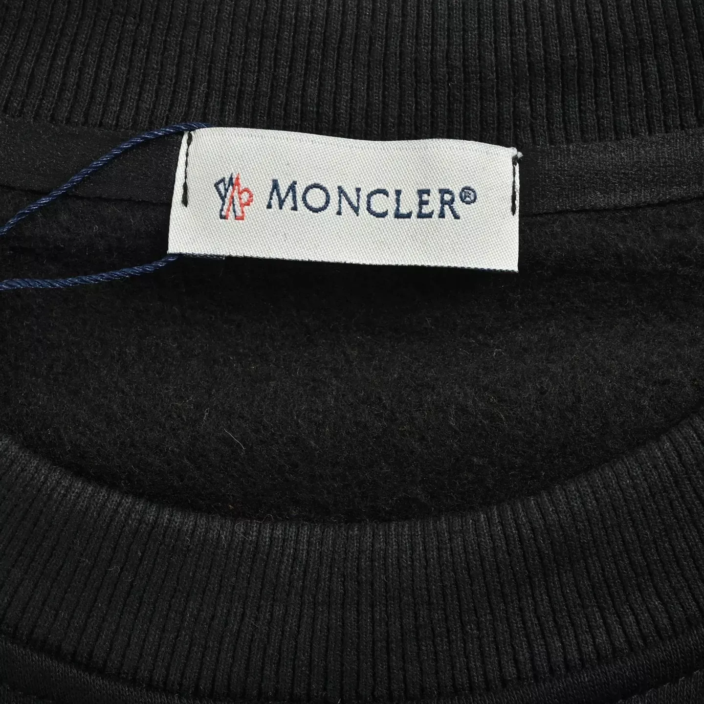 몽클레어 입체 발포 프린트 남녀공용 맨투맨 티셔츠 상세 이미지 5