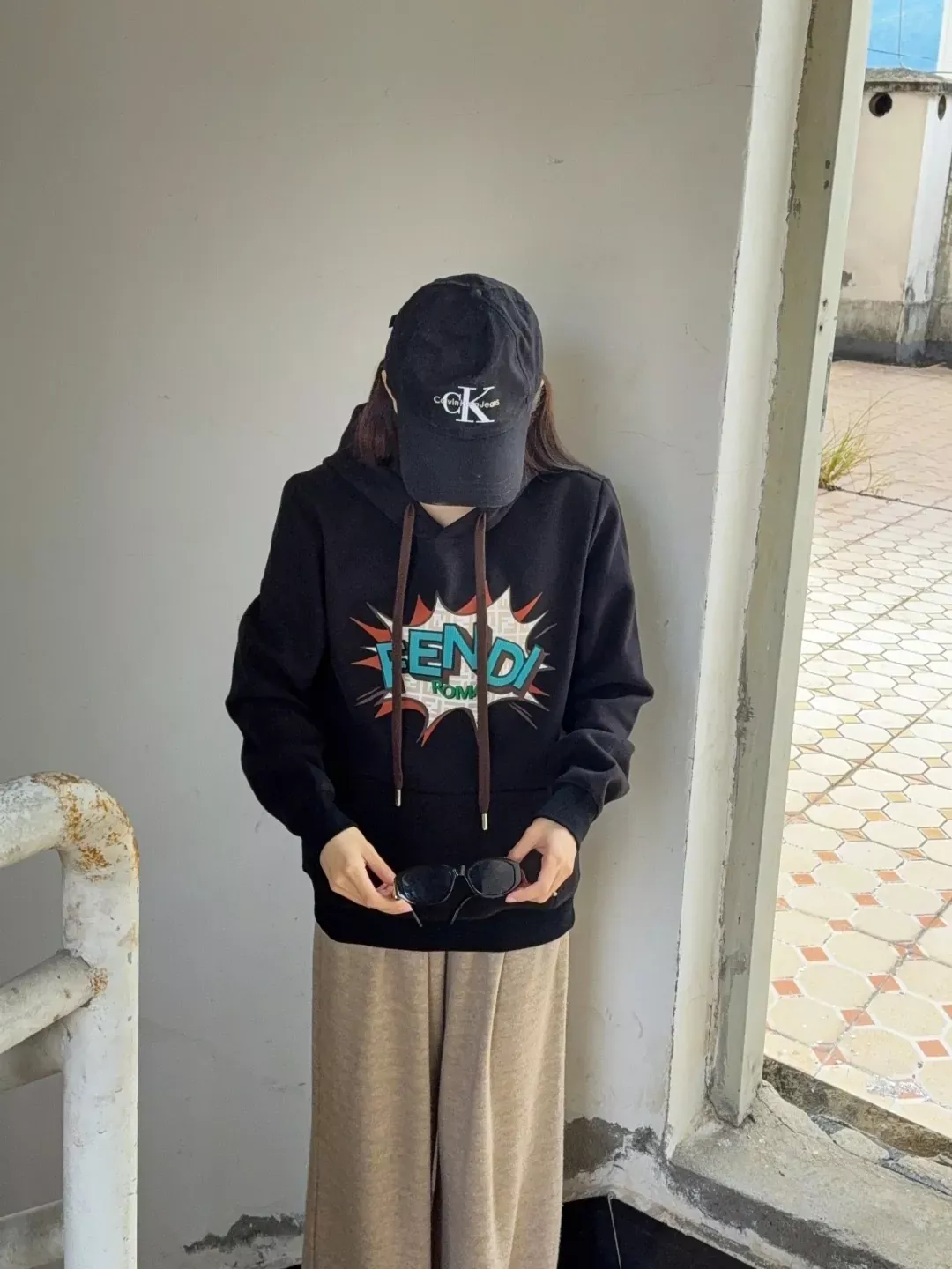 펜디 레터 프린트 후드 남녀공용 후드 티셔츠 상세 이미지 15