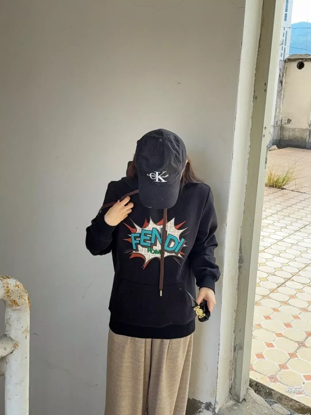 펜디 레터 프린트 후드 남녀공용 후드 티셔츠 상세 이미지 17