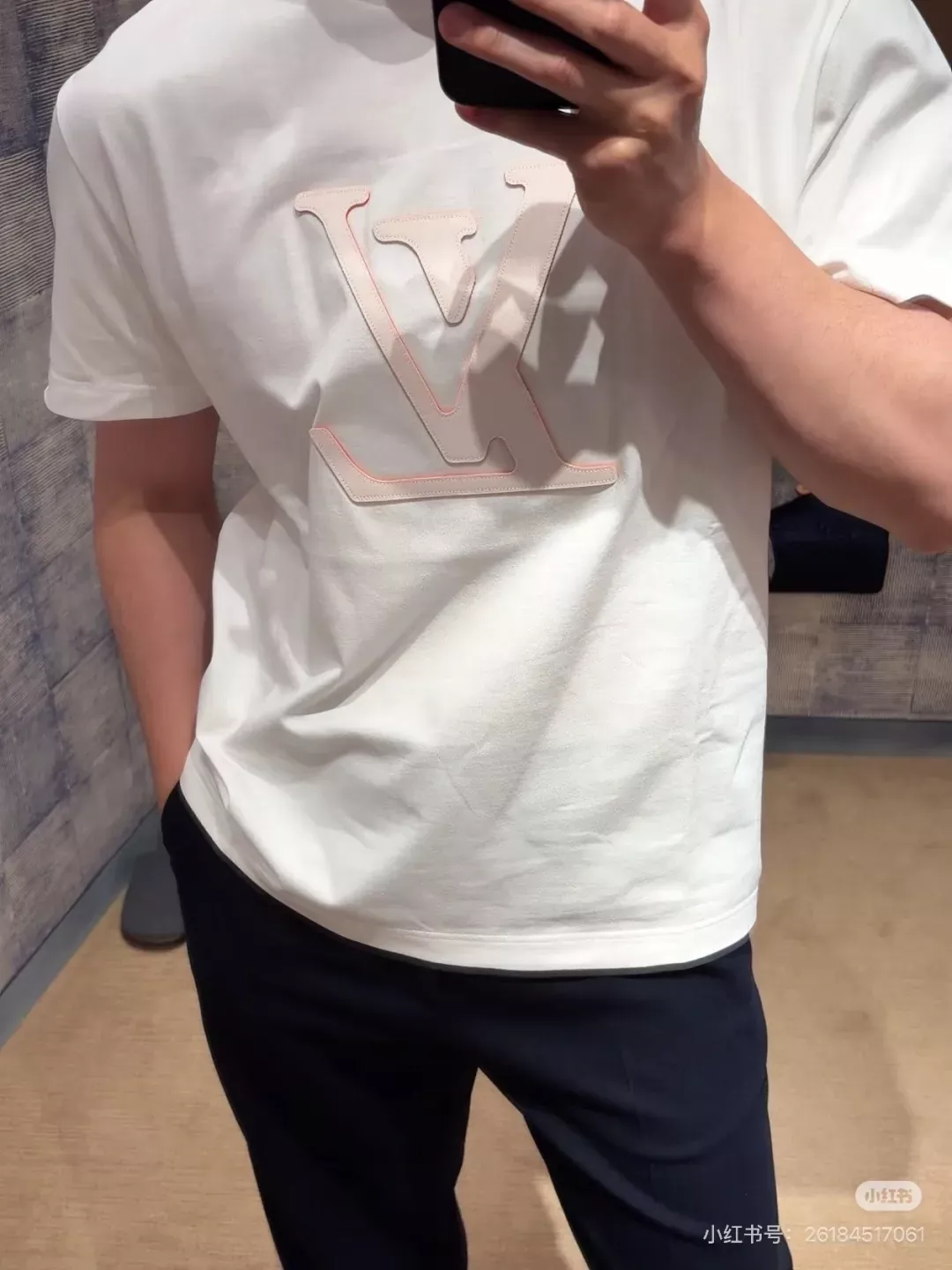 루이비통 로고 자수 코튼 남녀공용 반소매 티셔츠 상세 이미지 10