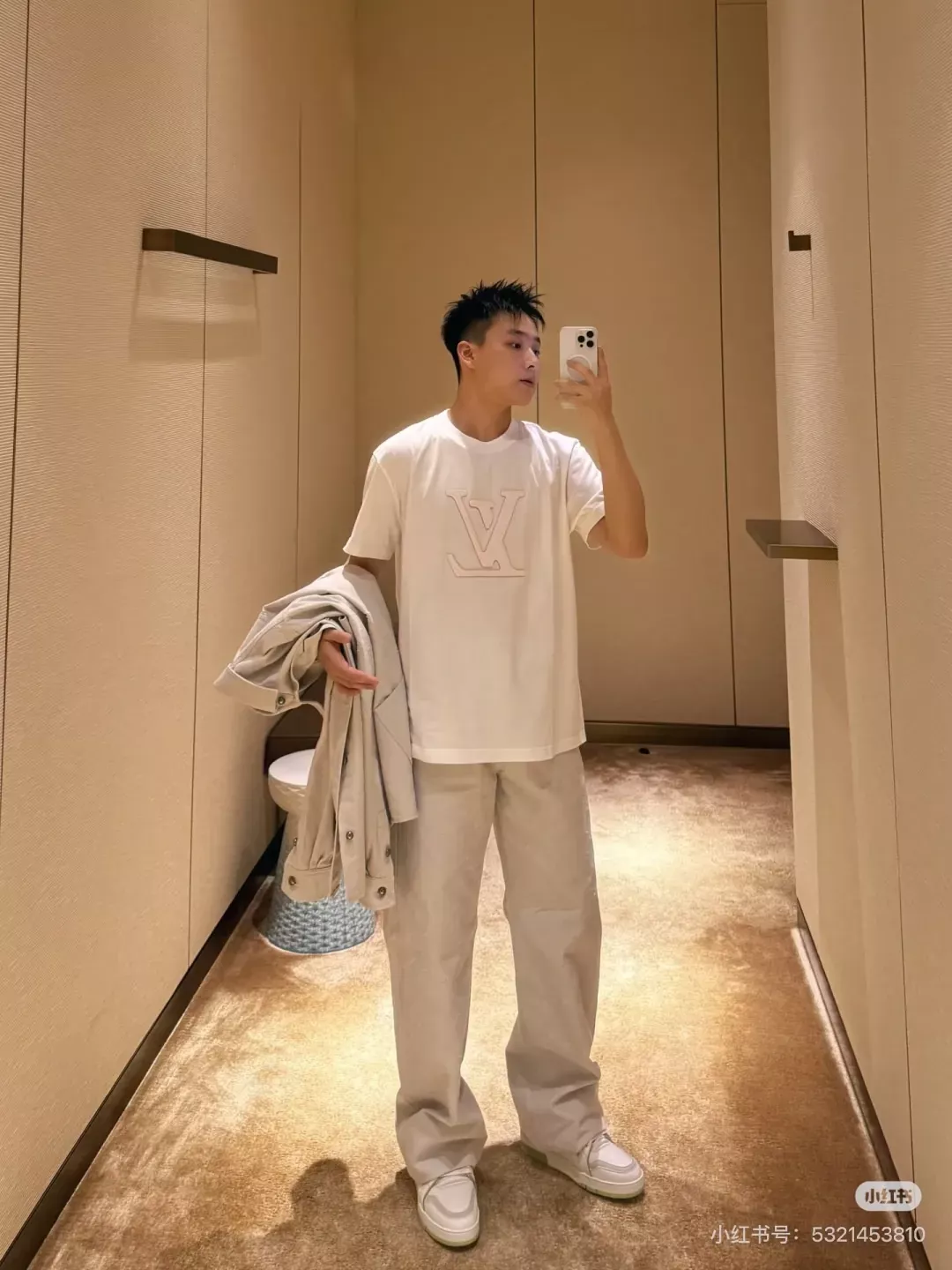 루이비통 로고 자수 코튼 남녀공용 반소매 티셔츠 상세 이미지 14