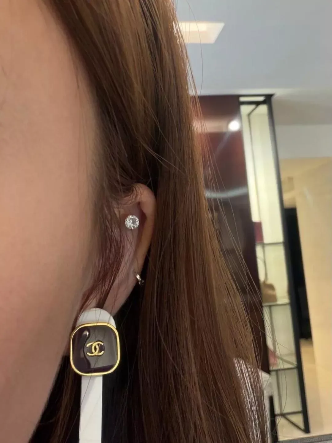 샤넬 버건디 더블 로고 귀걸이 상세 이미지 8