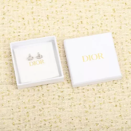 디올 CD 레터링 황동 스터드 귀걸이