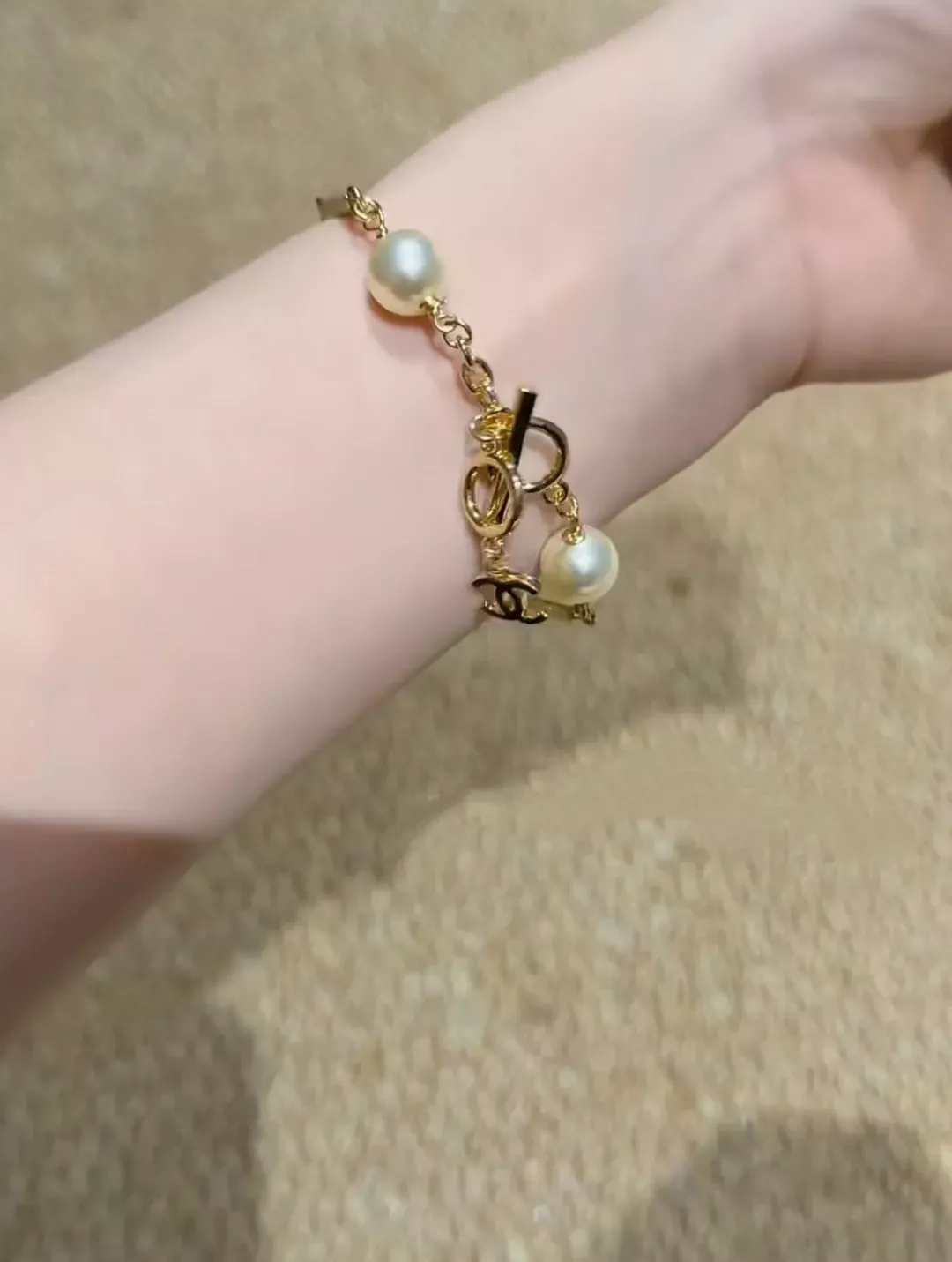 샤넬 빈티지 진주 바 장식 팔찌 상세 이미지 8