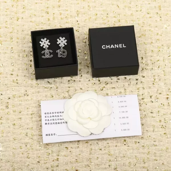 샤넬 빈티지 로고 플라워 귀걸이