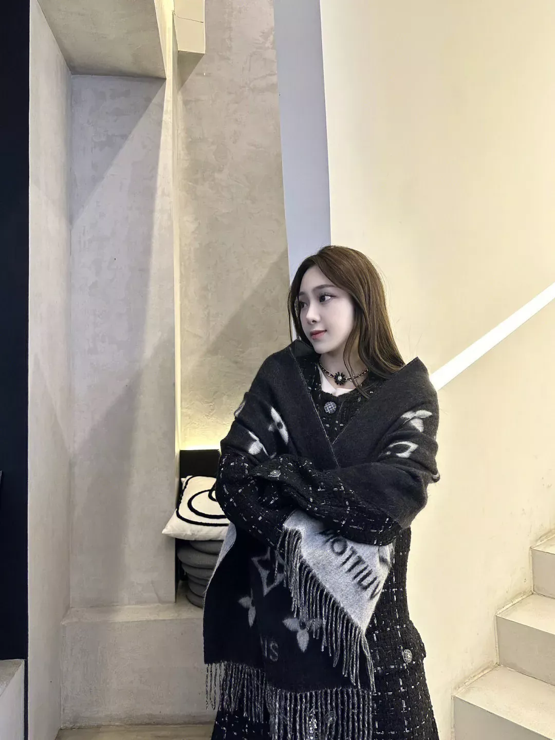 샤넬 데이지 더블 C 램스킨 초커 상세 이미지 31