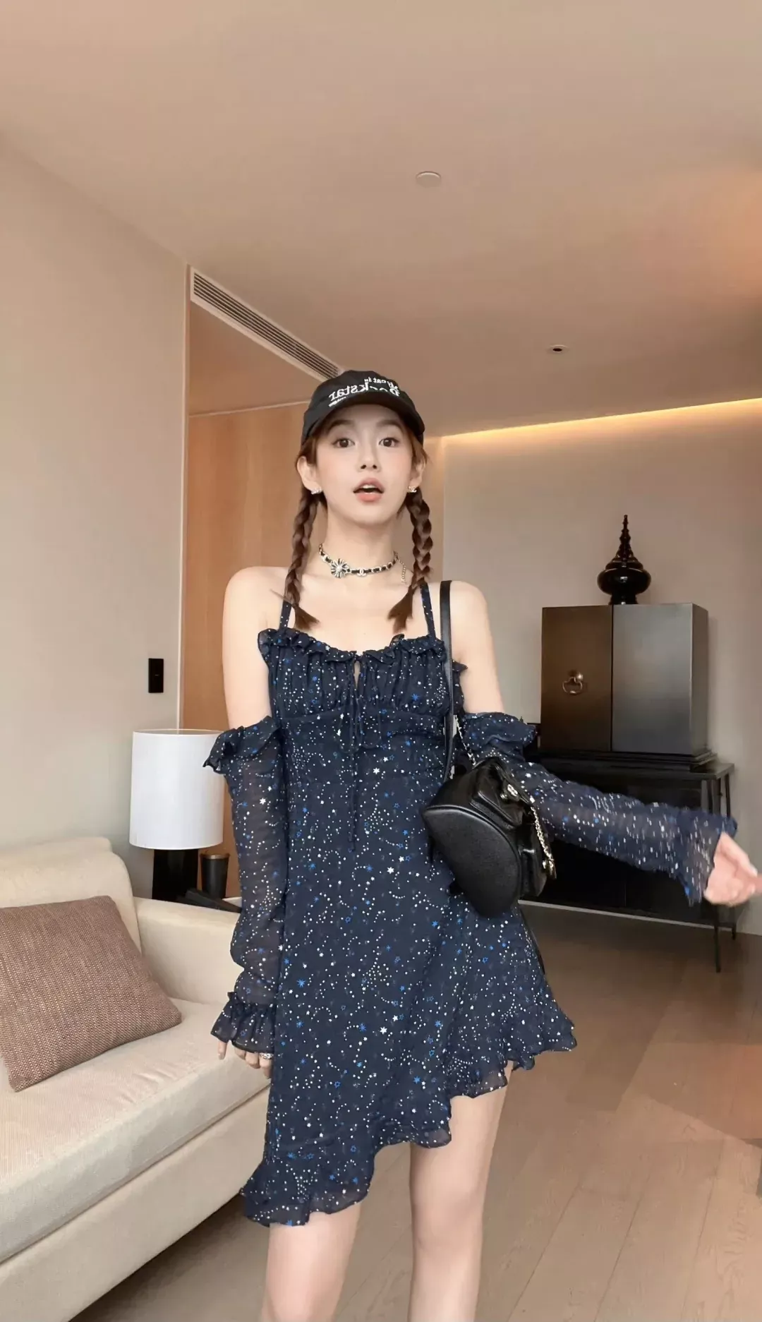 샤넬 데이지 더블 C 램스킨 초커 상세 이미지 43