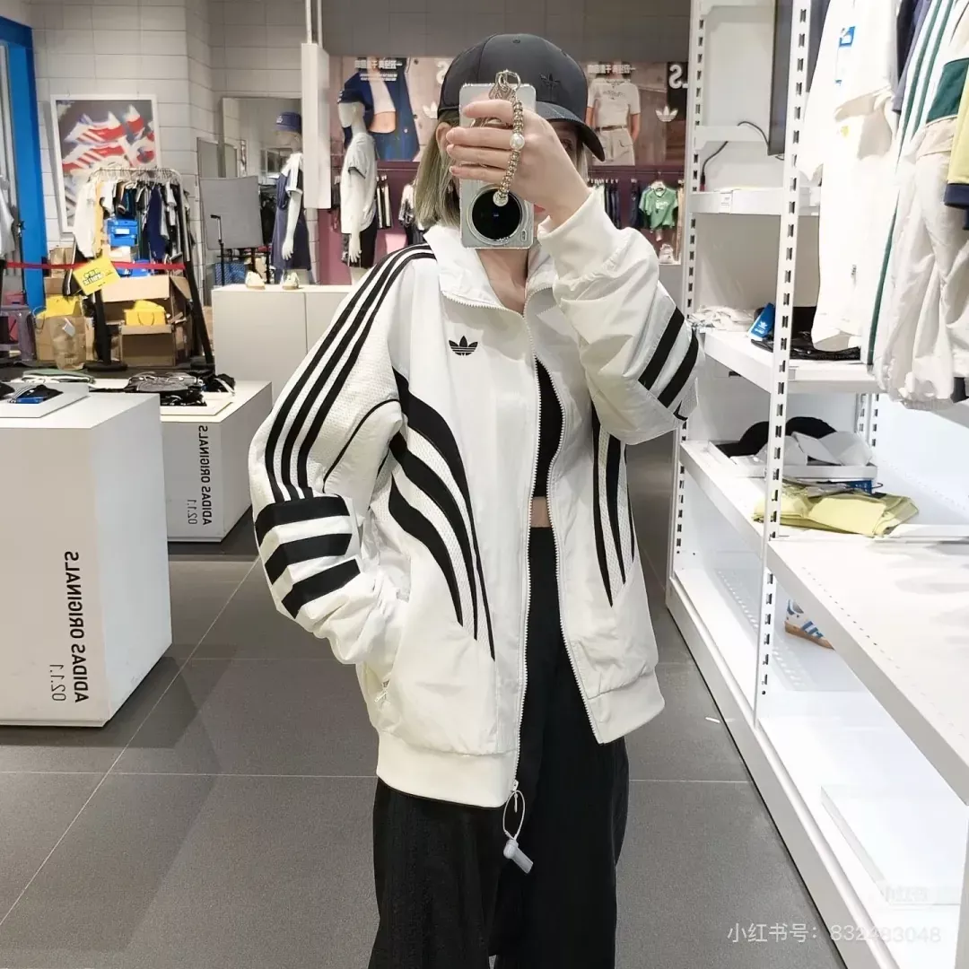 아디다스 배색 절개 우븐 집업 남녀공용 집업 재킷 상세 이미지 28
