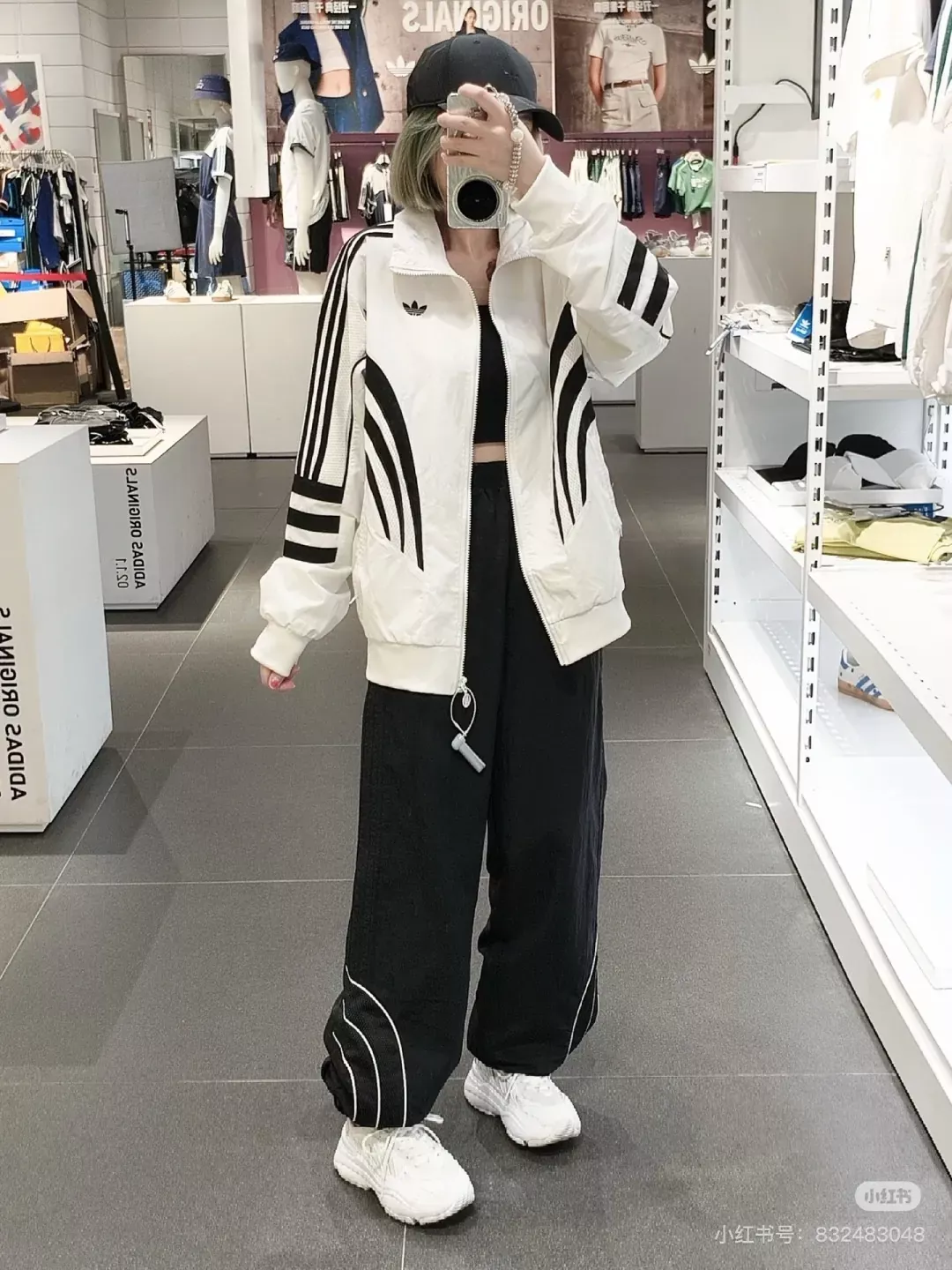 아디다스 배색 절개 우븐 집업 남녀공용 집업 재킷 상세 이미지 30
