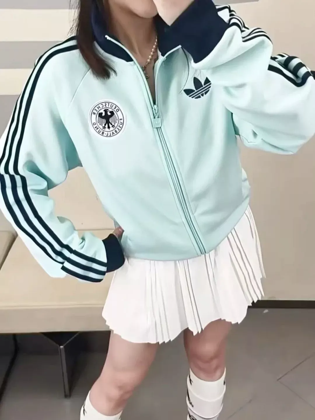 아디다스 삼선 자수 루즈핏 남녀공용 집업 재킷 상세 이미지 12