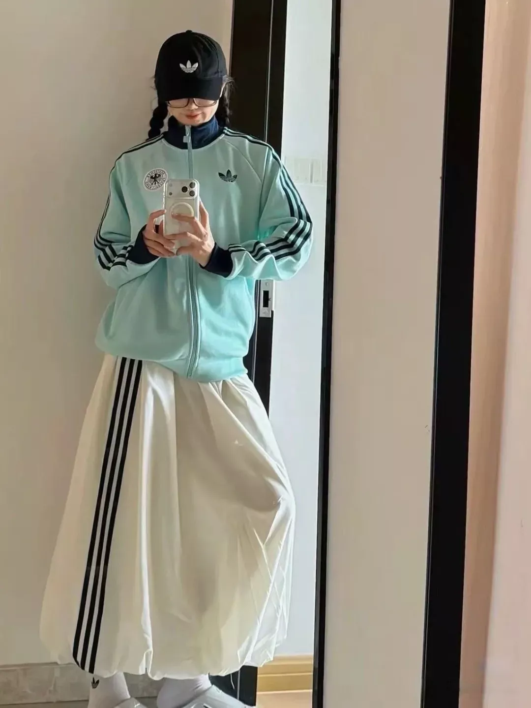 아디다스 삼선 자수 루즈핏 남녀공용 집업 재킷 상세 이미지 14