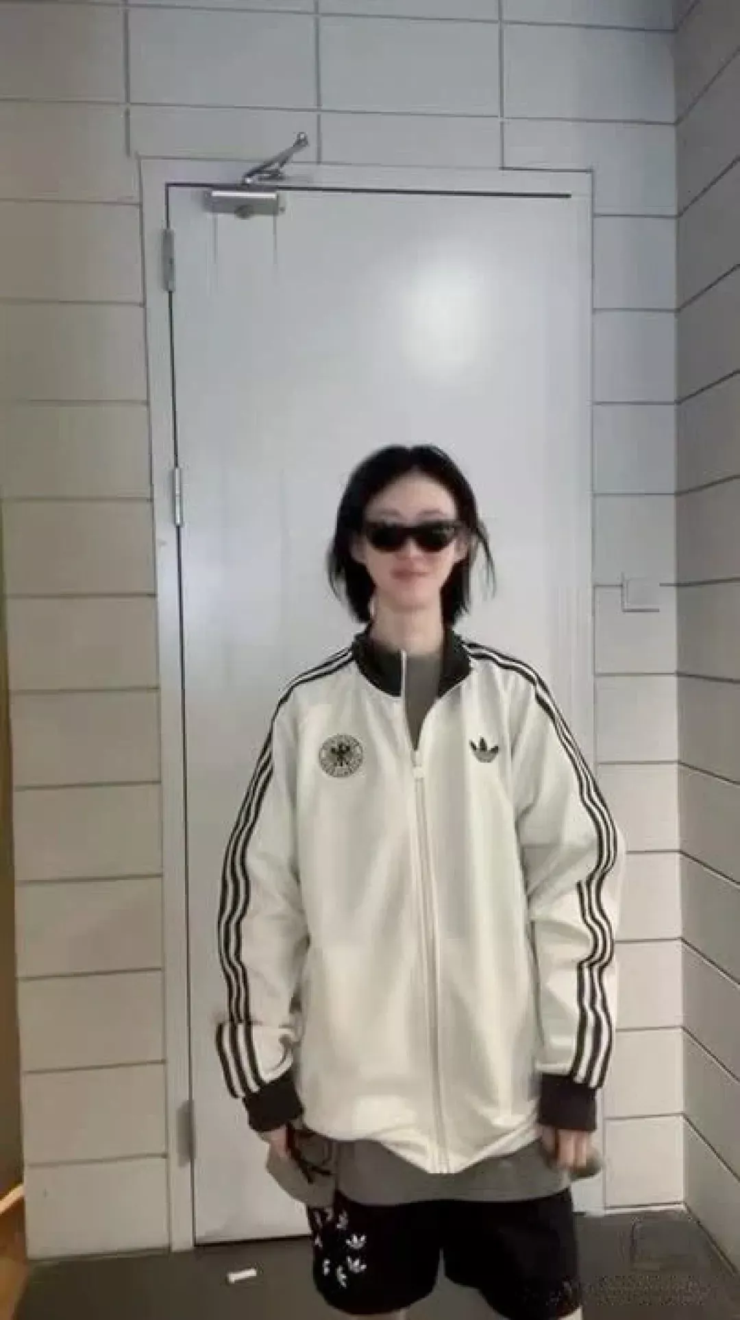 아디다스 삼선 자수 복고 집업 재킷 상세 이미지 16