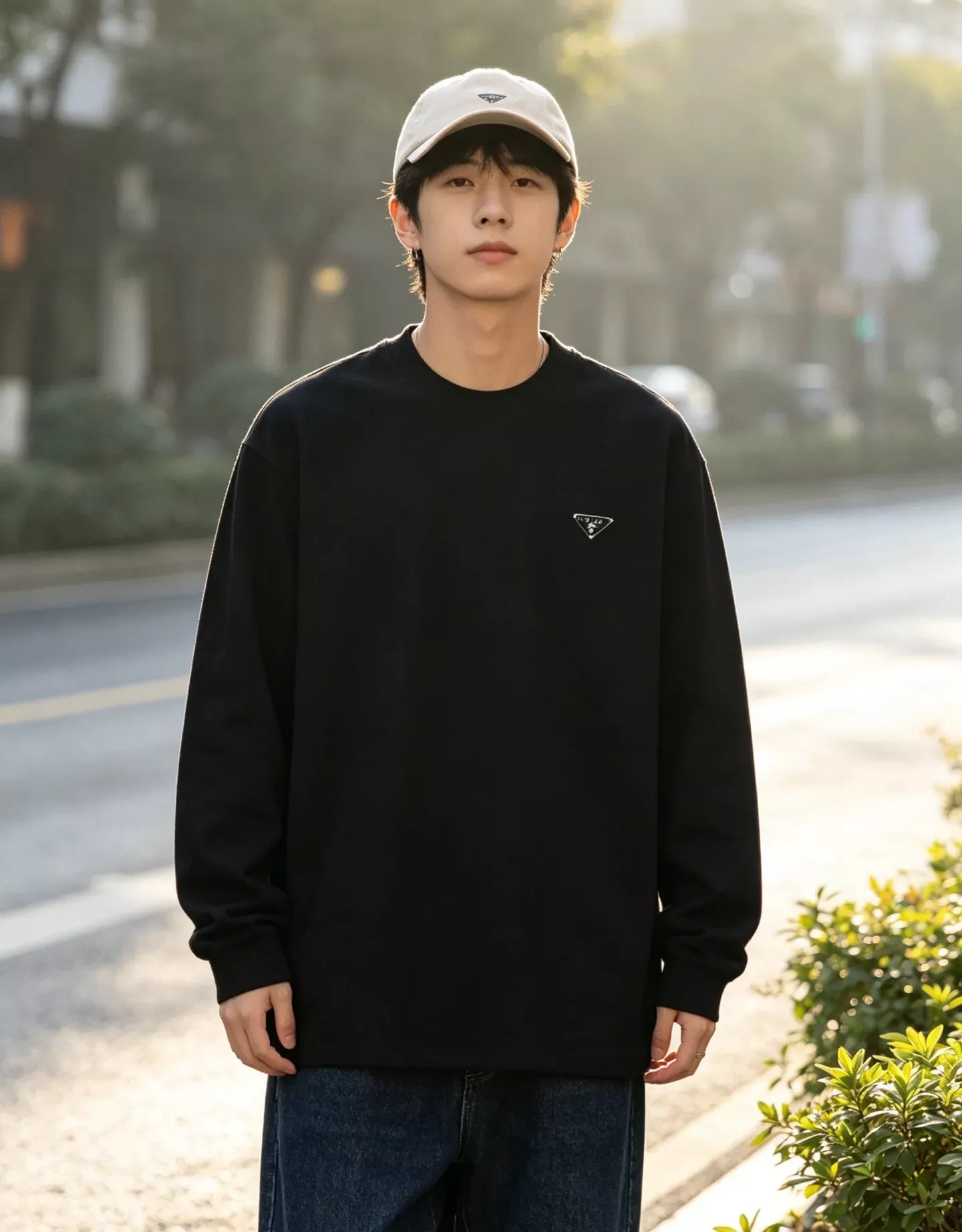 프라다 삼각 로고 긴소매 남녀공용 긴소매 티셔츠 상세 이미지 15