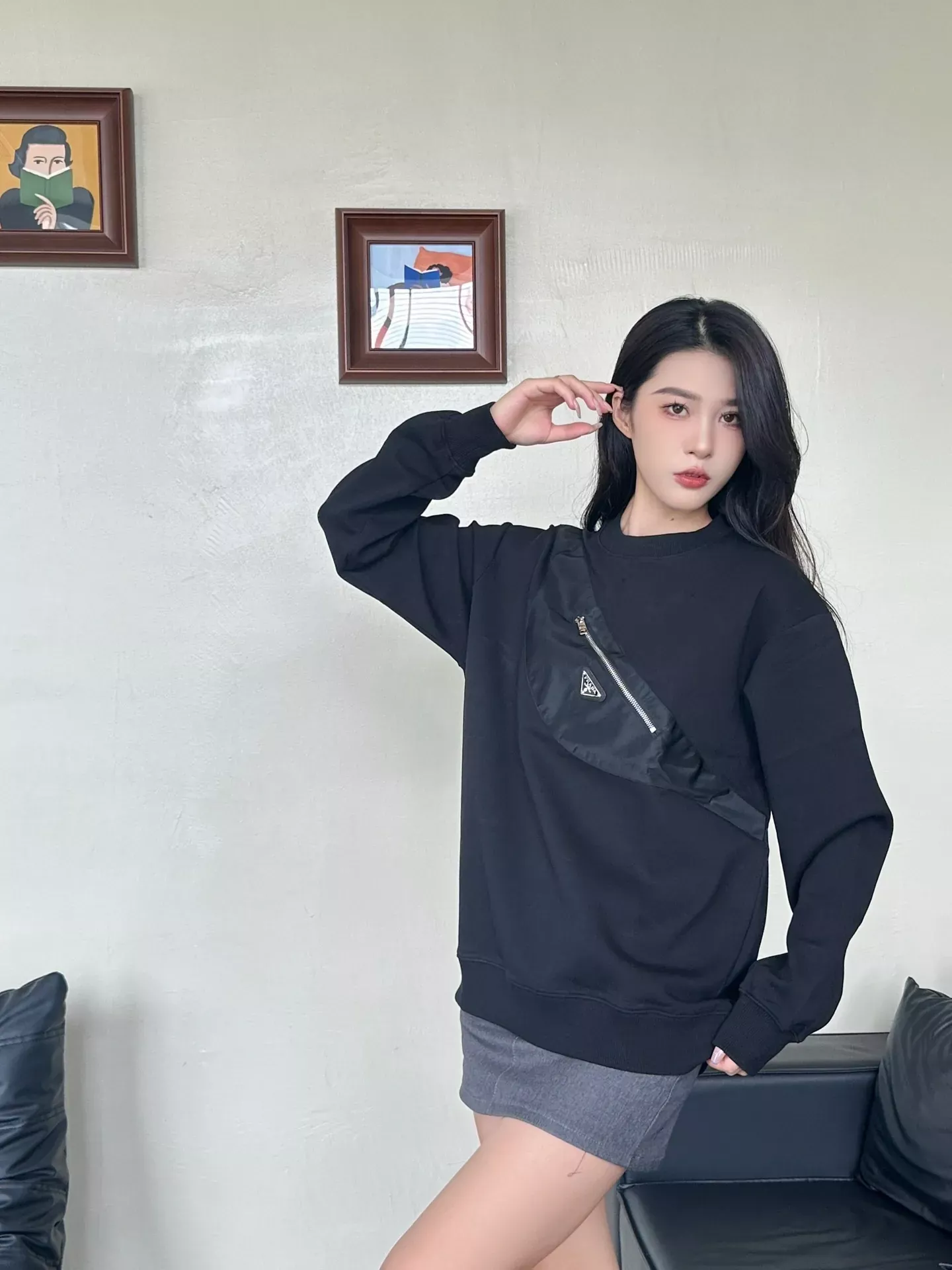 프라다 백팩 프린트 남녀공용 맨투맨 티셔츠 상세 이미지 11