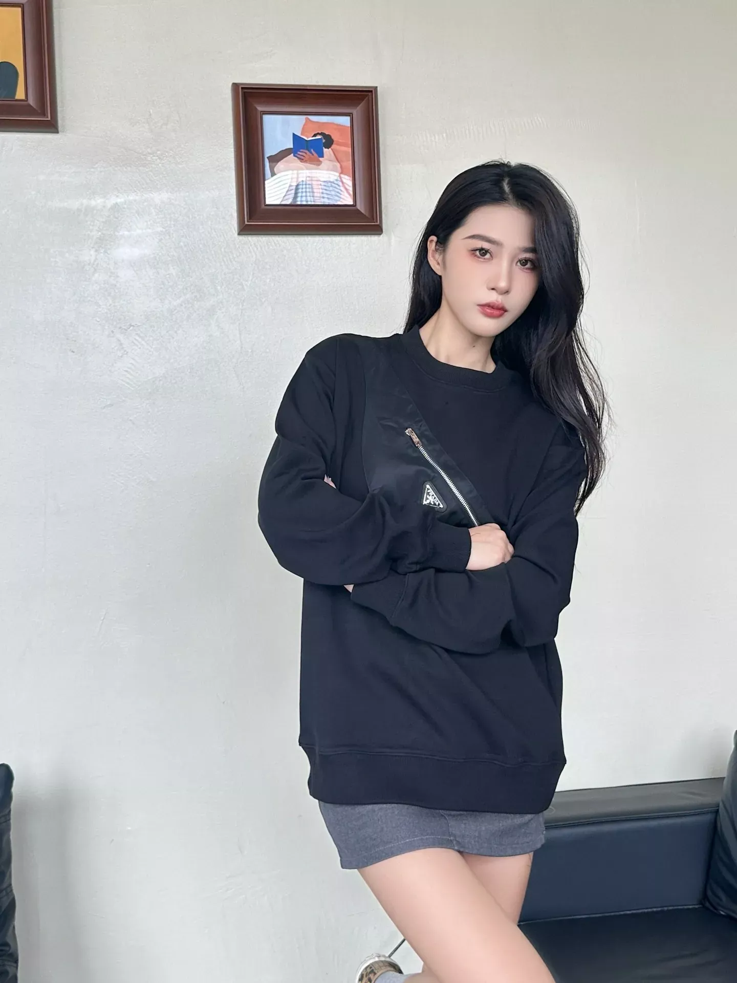 프라다 백팩 프린트 남녀공용 맨투맨 티셔츠 상세 이미지 16