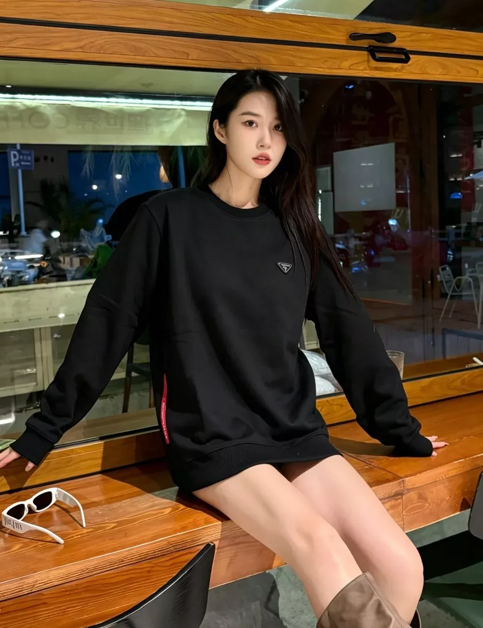 프라다 삼각 패치 코튼 원단 남녀공용 맨투맨 티셔츠 상세 이미지 14