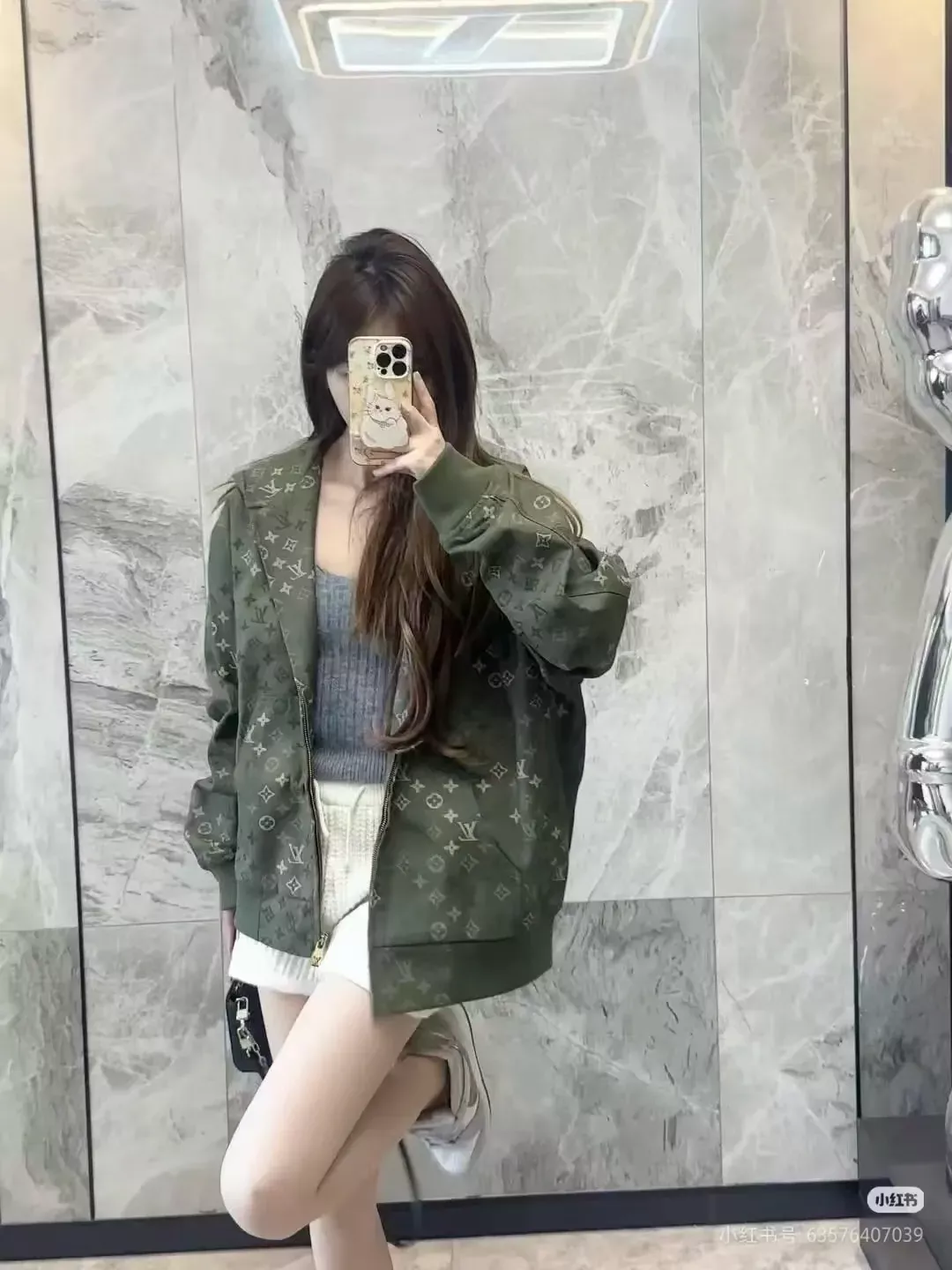 루이비통 모노그램 자수 집업 남녀공용 후드 재킷 상세 이미지 14