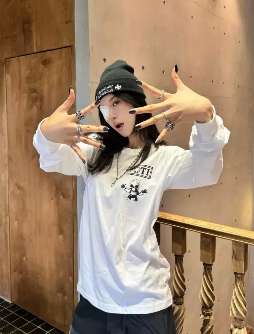 크롬하츠 해골 프린트 오버핏 남녀공용 긴소매 티셔츠 상세 이미지 14