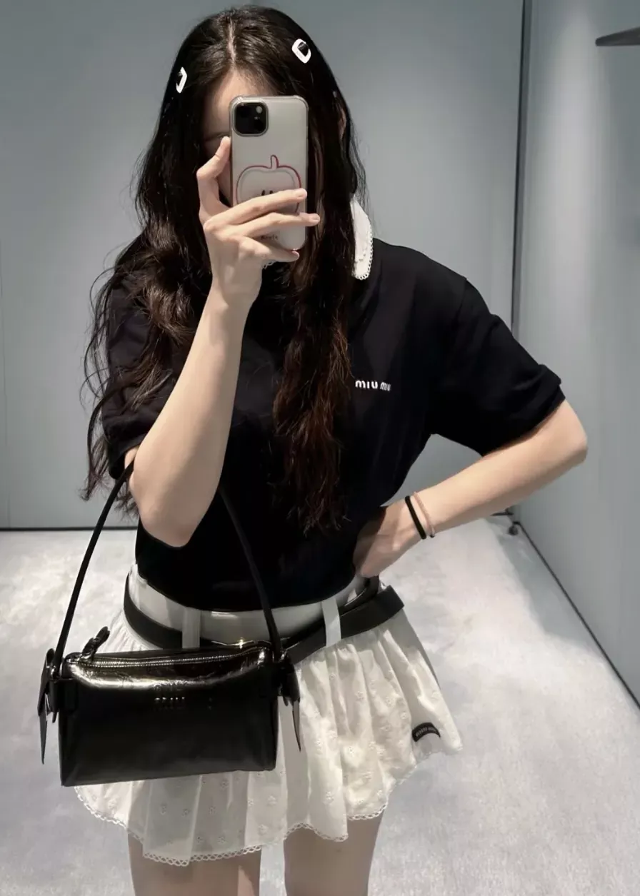 미우미우 플라워 자수 펀칭 여성용 미니 스커트 상세 이미지 48