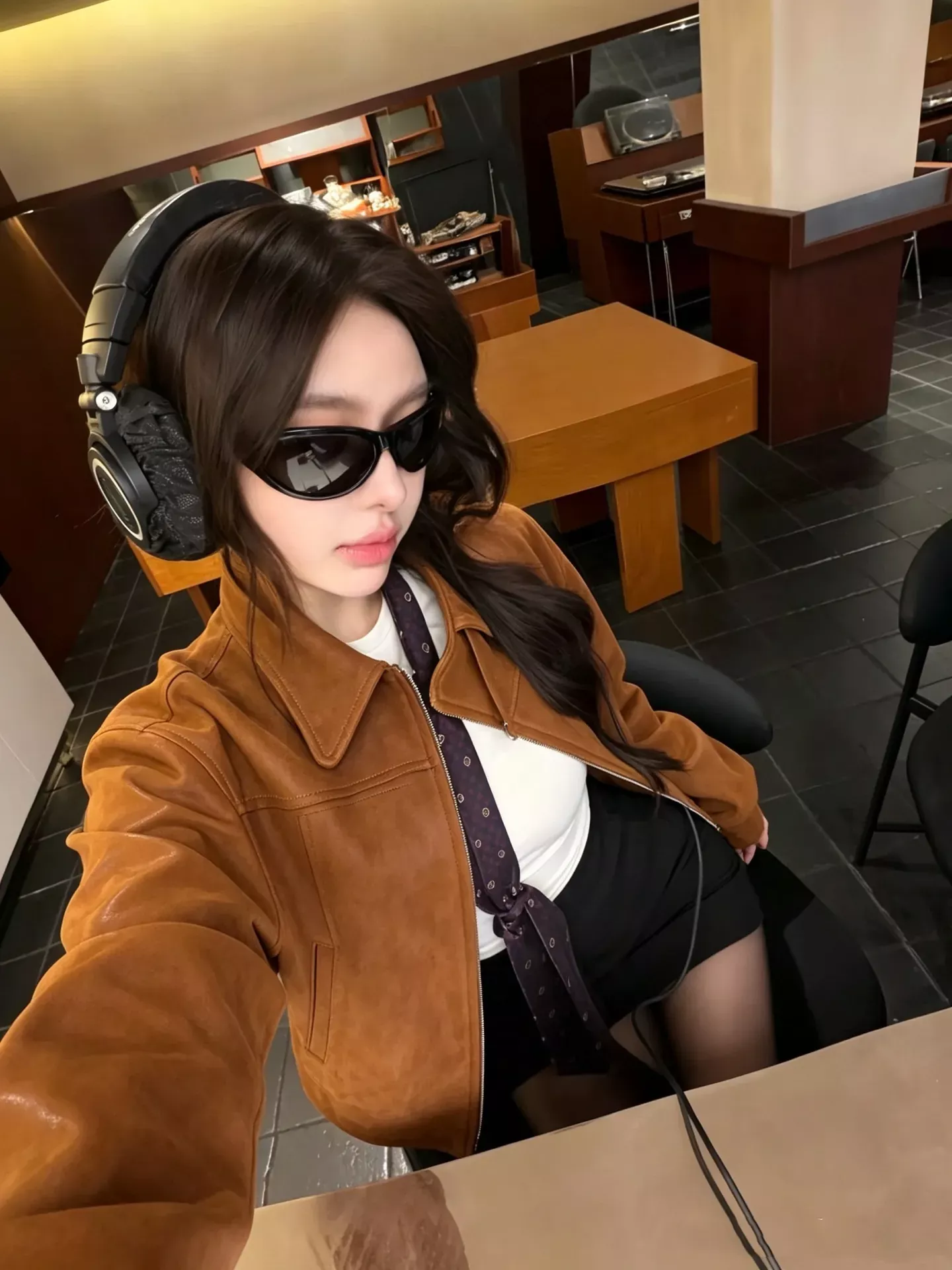 셀린느 스웨이드 크롭 여성용 가죽 재킷 상세 이미지 11