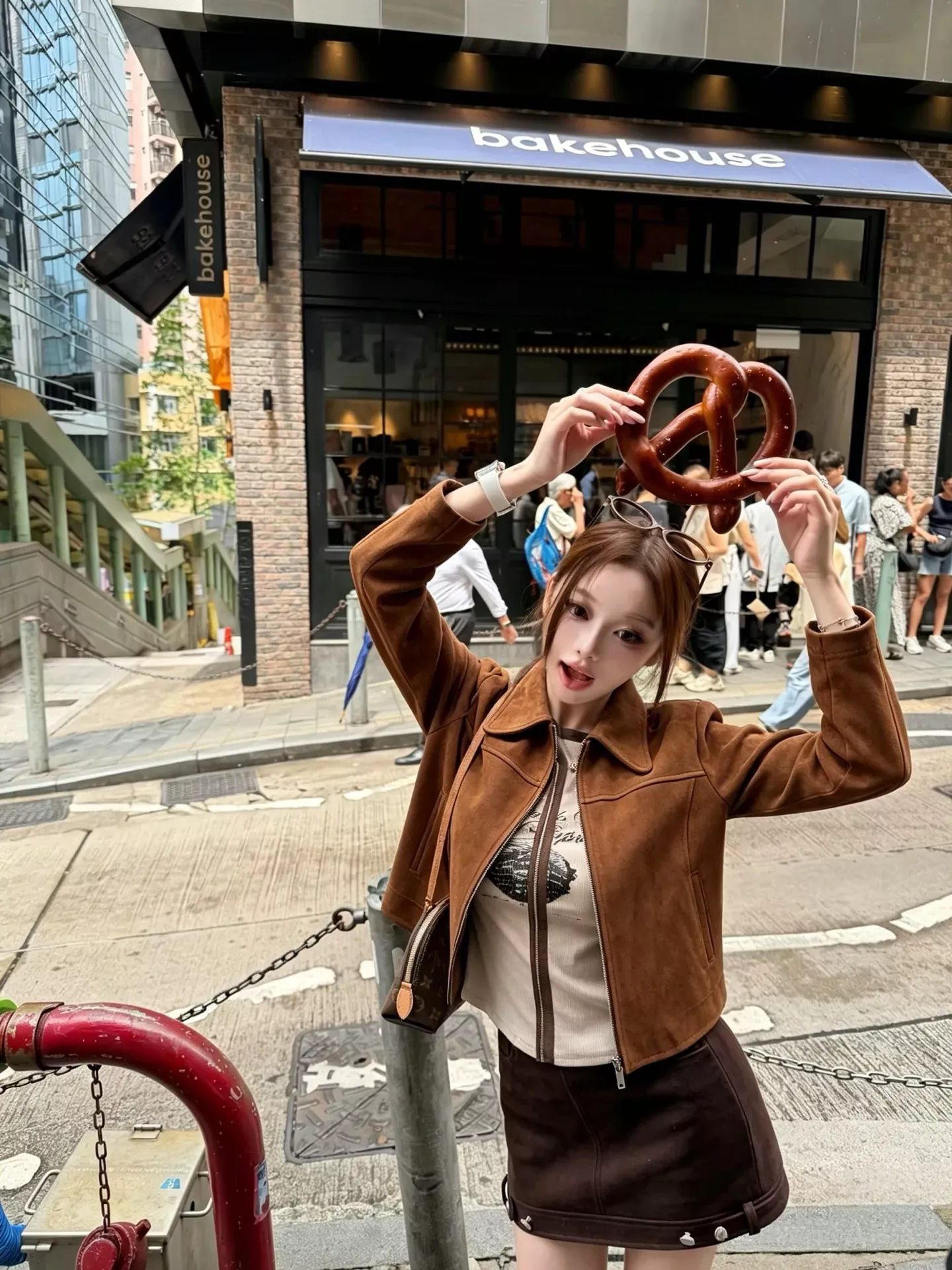 셀린느 스웨이드 크롭 여성용 가죽 재킷 상세 이미지 13