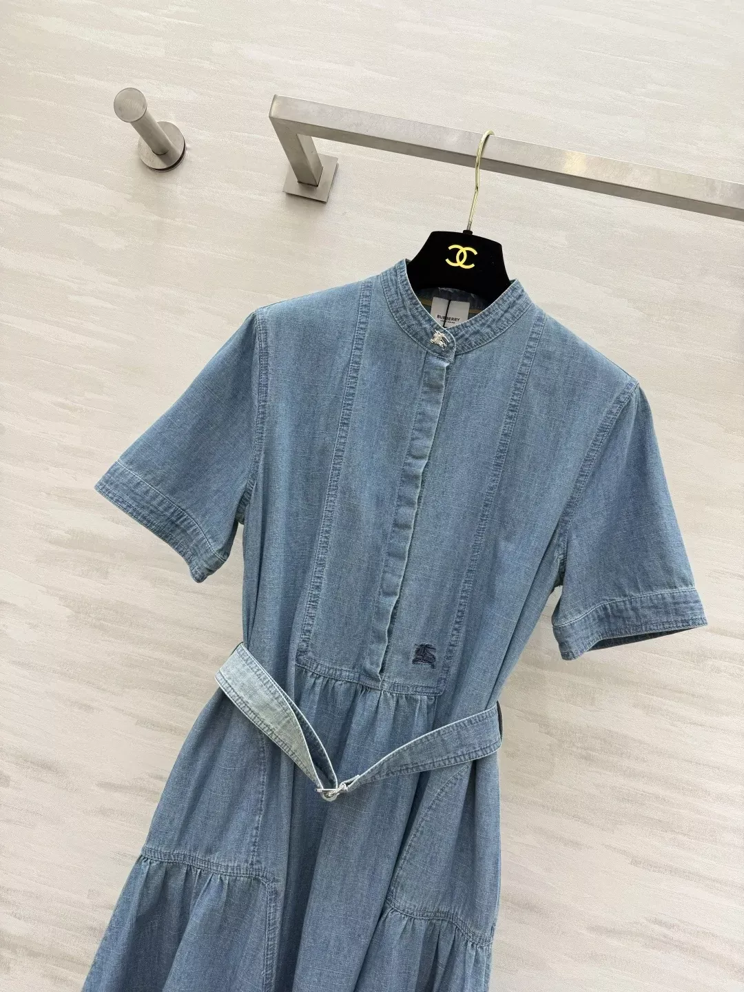 버버리 워싱 코튼 데님 벨트 여성용 원피스 상세 이미지 2