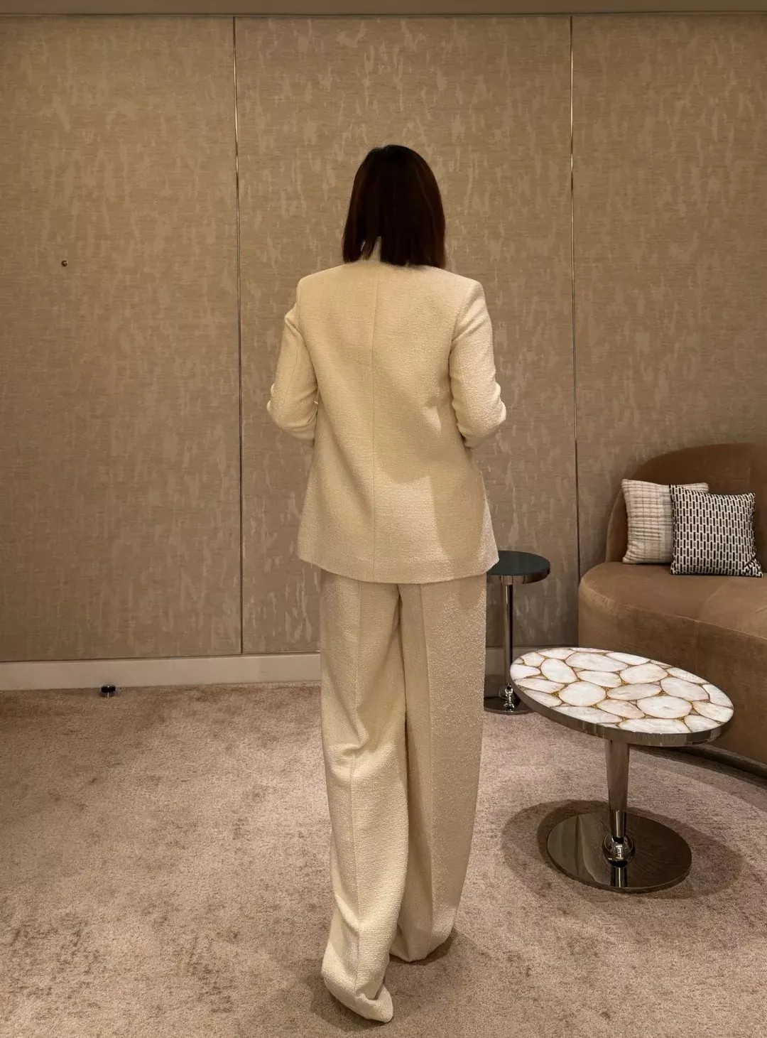 로로피아나 미색 트위드 스탠드칼라 여성용 정장 세트 상세 이미지 14