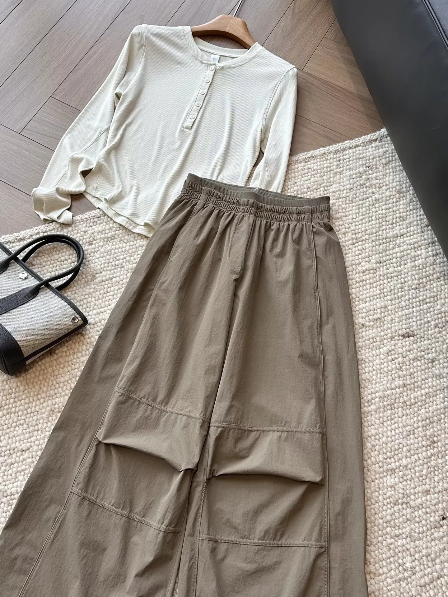 룰루레몬 크링클 나일론 와이드 여성용 캐쥬얼 팬츠 상세 이미지 20
