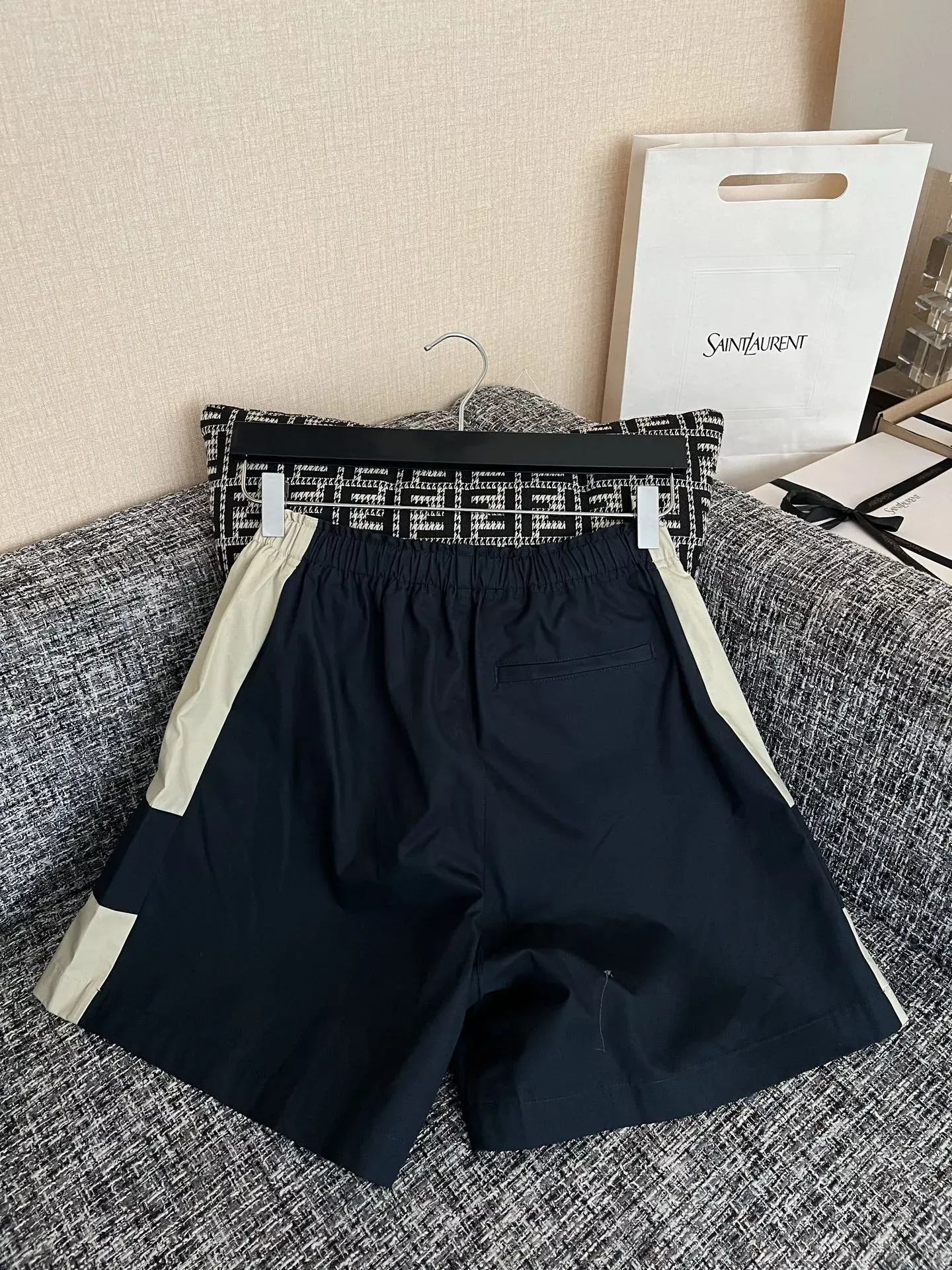 입생로랑 삼방 우븐 여성용 하프 팬츠 상세 이미지 27