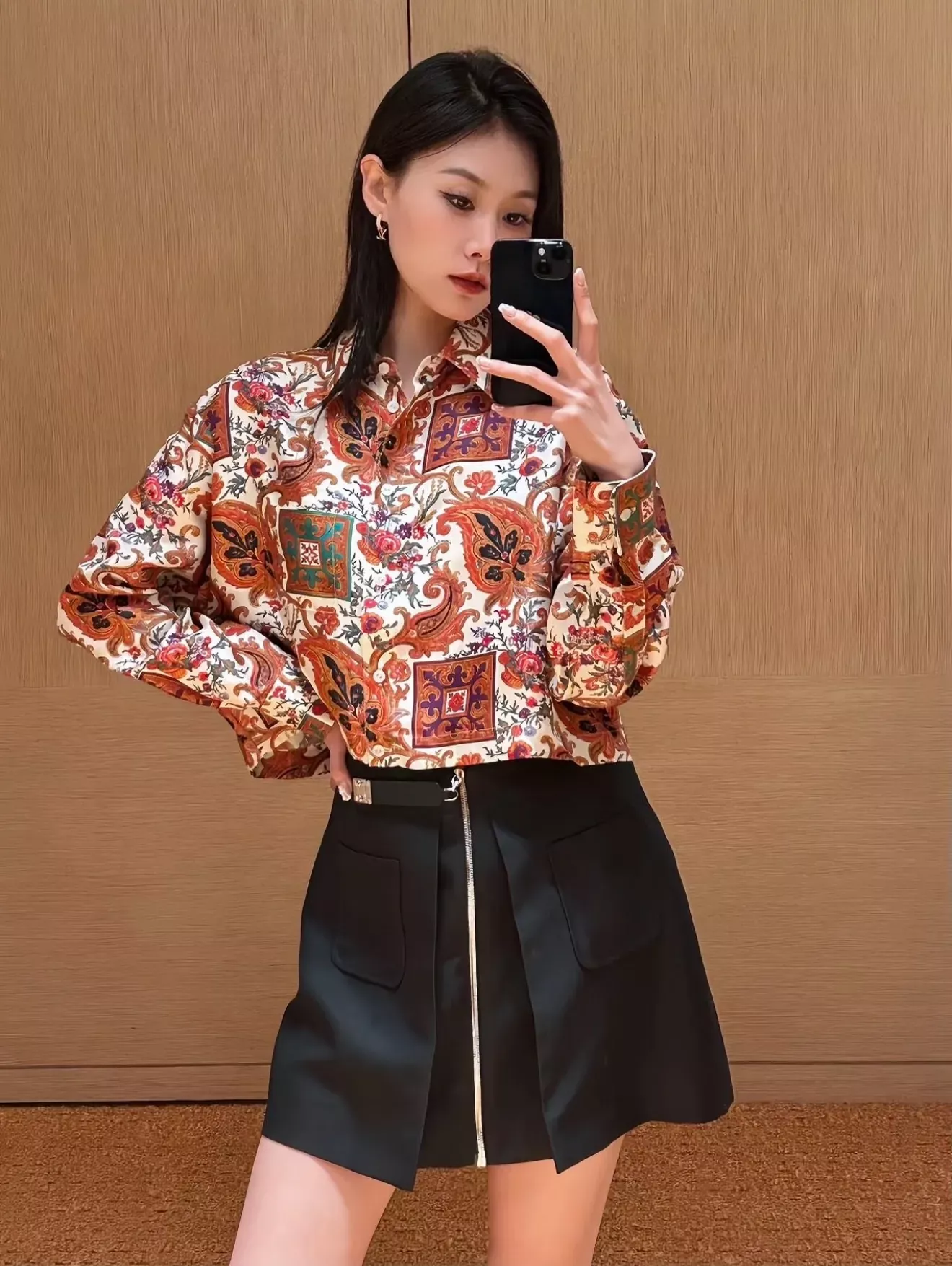 루이비통 새틴 프린트 여성용 긴소매 블라우스 상세 이미지 21