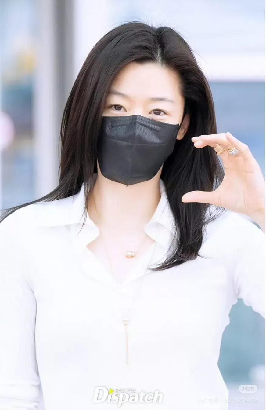 루이비통 울사 니트 카라 여성용 긴소매 니트 상세 이미지 15