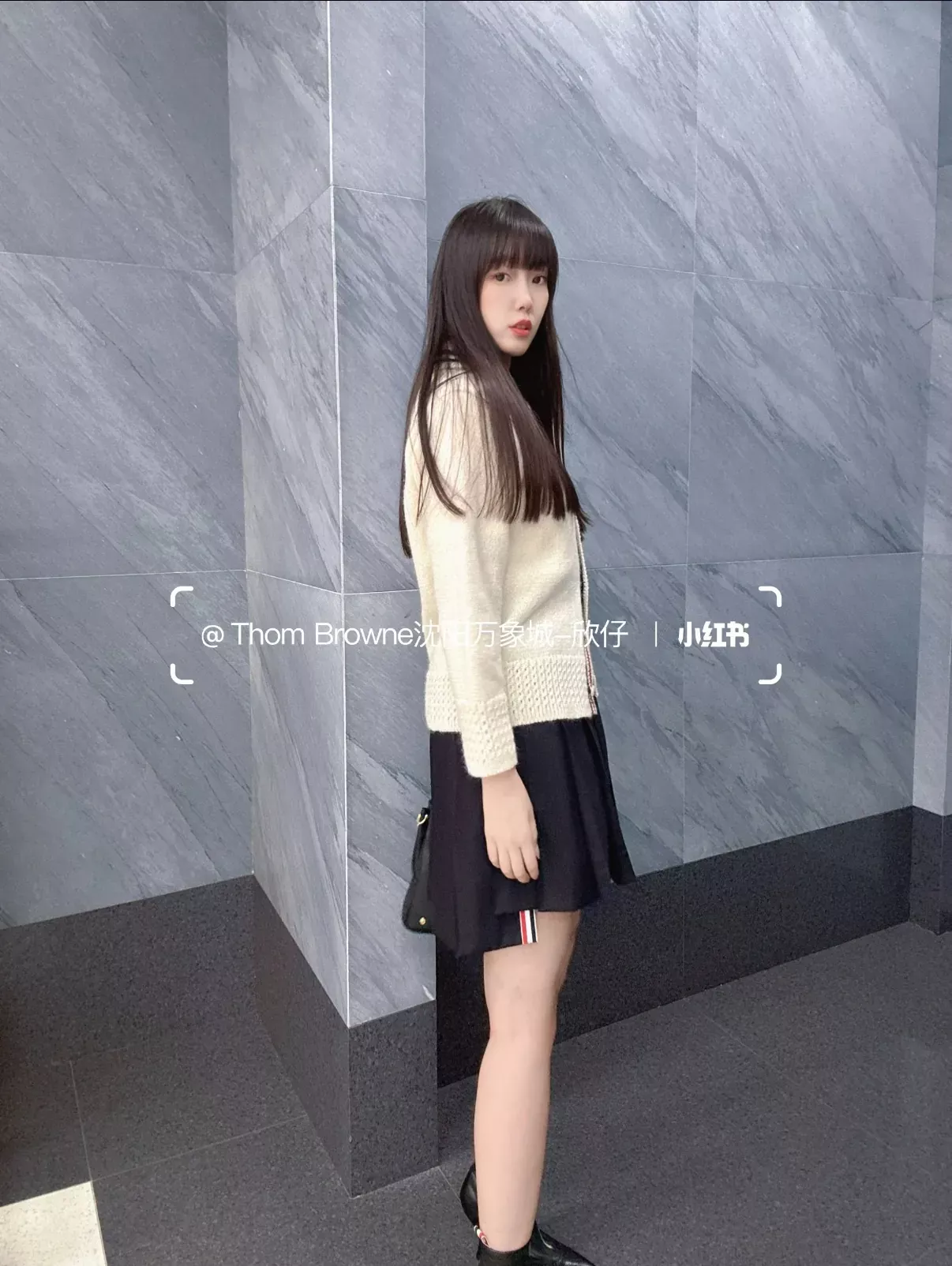 톰브라운 배색 자카드 카라 여성용 긴소매 가디건 상세 이미지 19