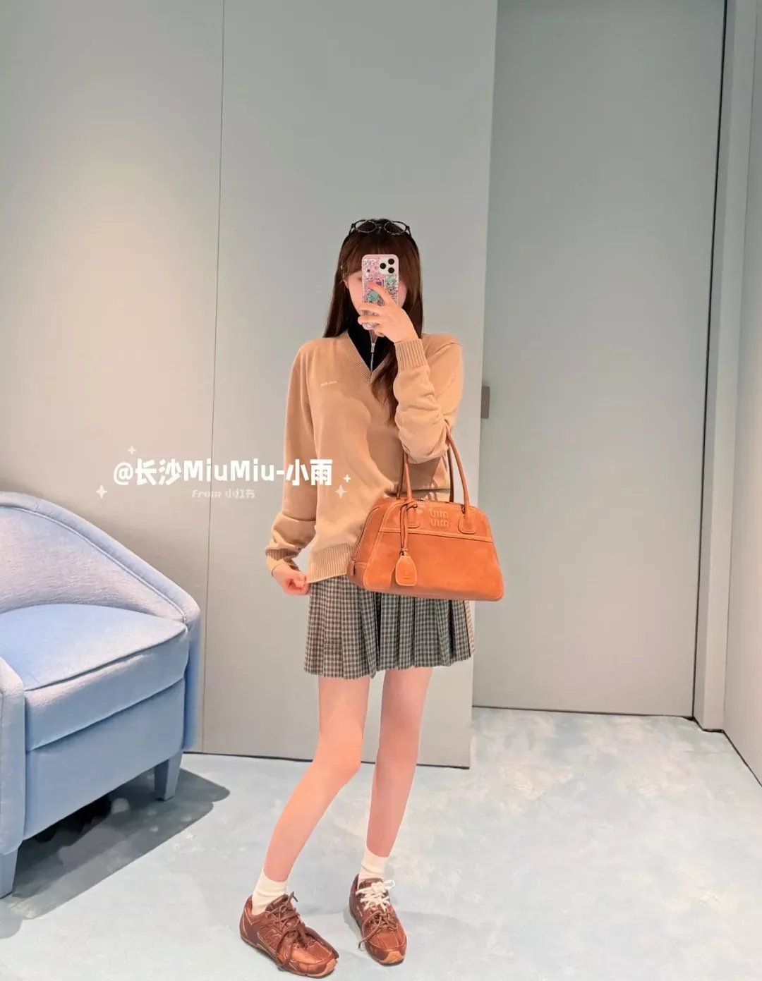 미우미우 체크 자수 로고 여성용 미니 스커트 상세 이미지 29