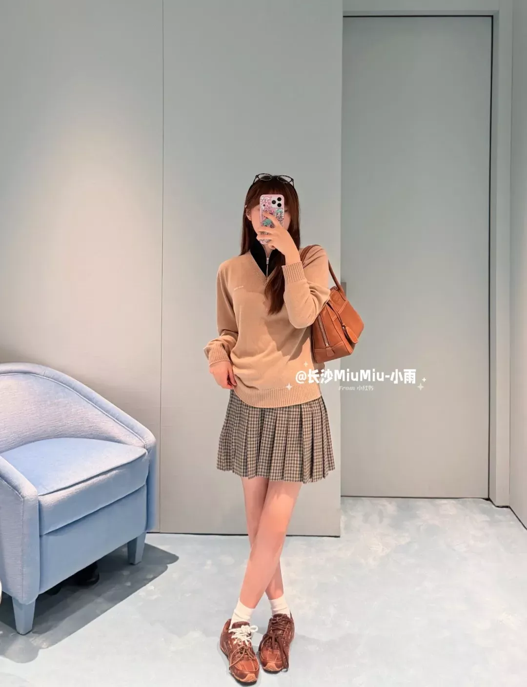 미우미우 체크 자수 로고 여성용 미니 스커트 상세 이미지 30