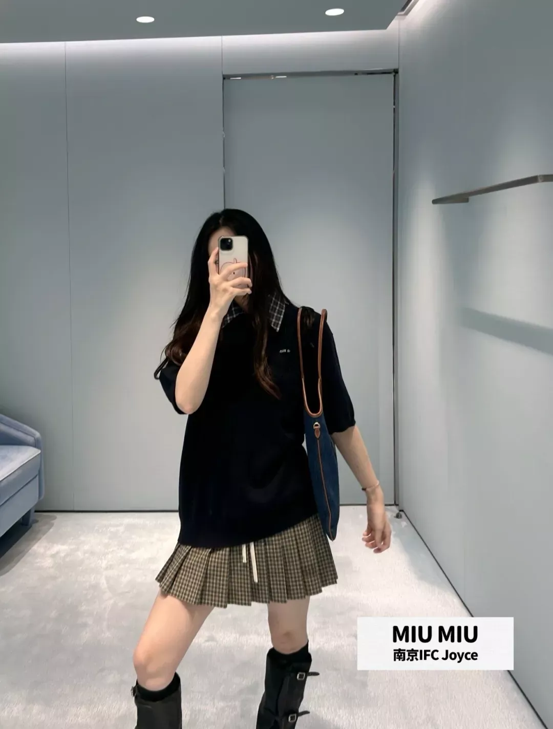 미우미우 체크 자수 로고 여성용 미니 스커트 상세 이미지 32