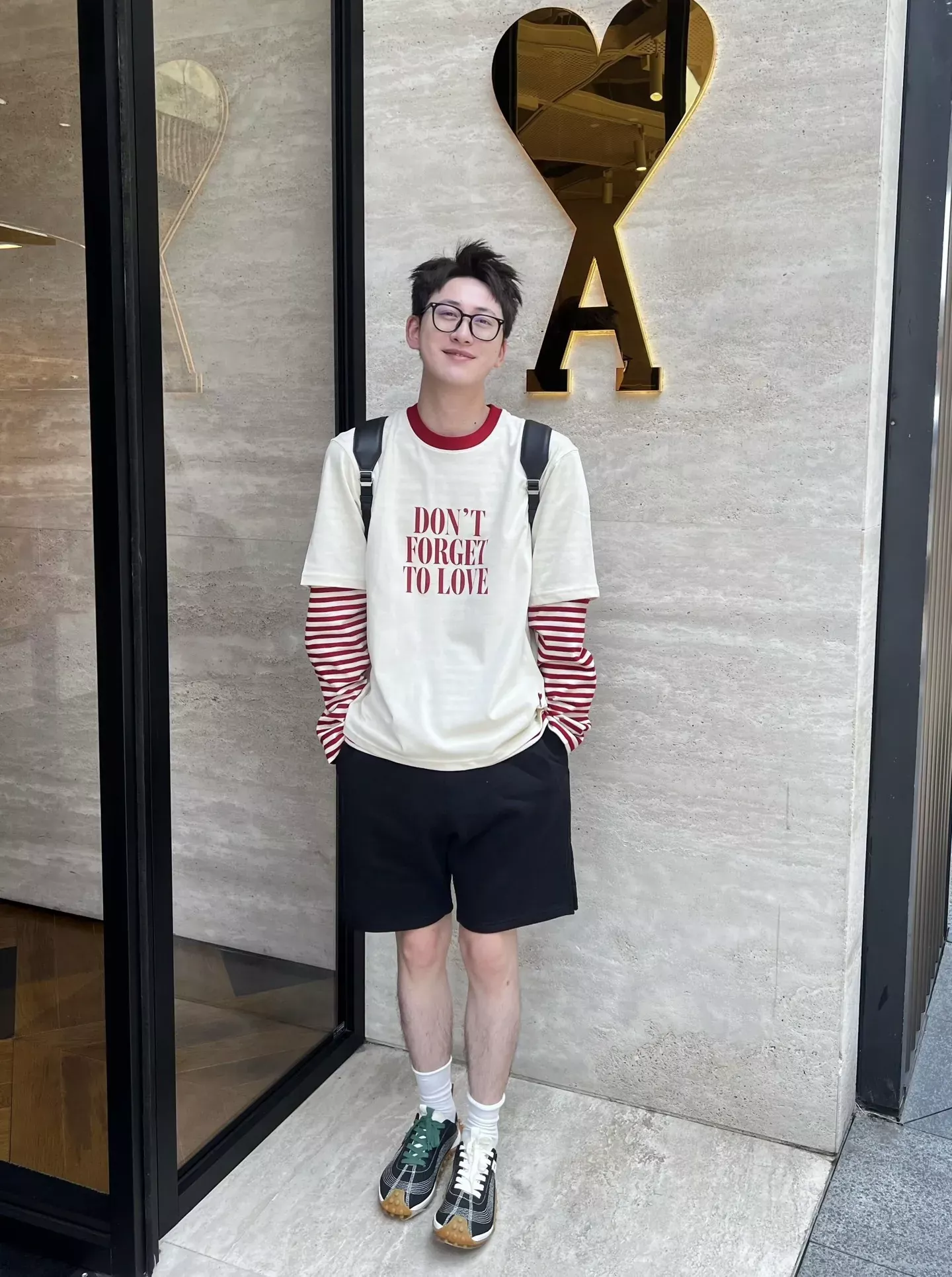 아미 박스핏 자수 프린트 남녀공용 반소매 티셔츠 상세 이미지 26