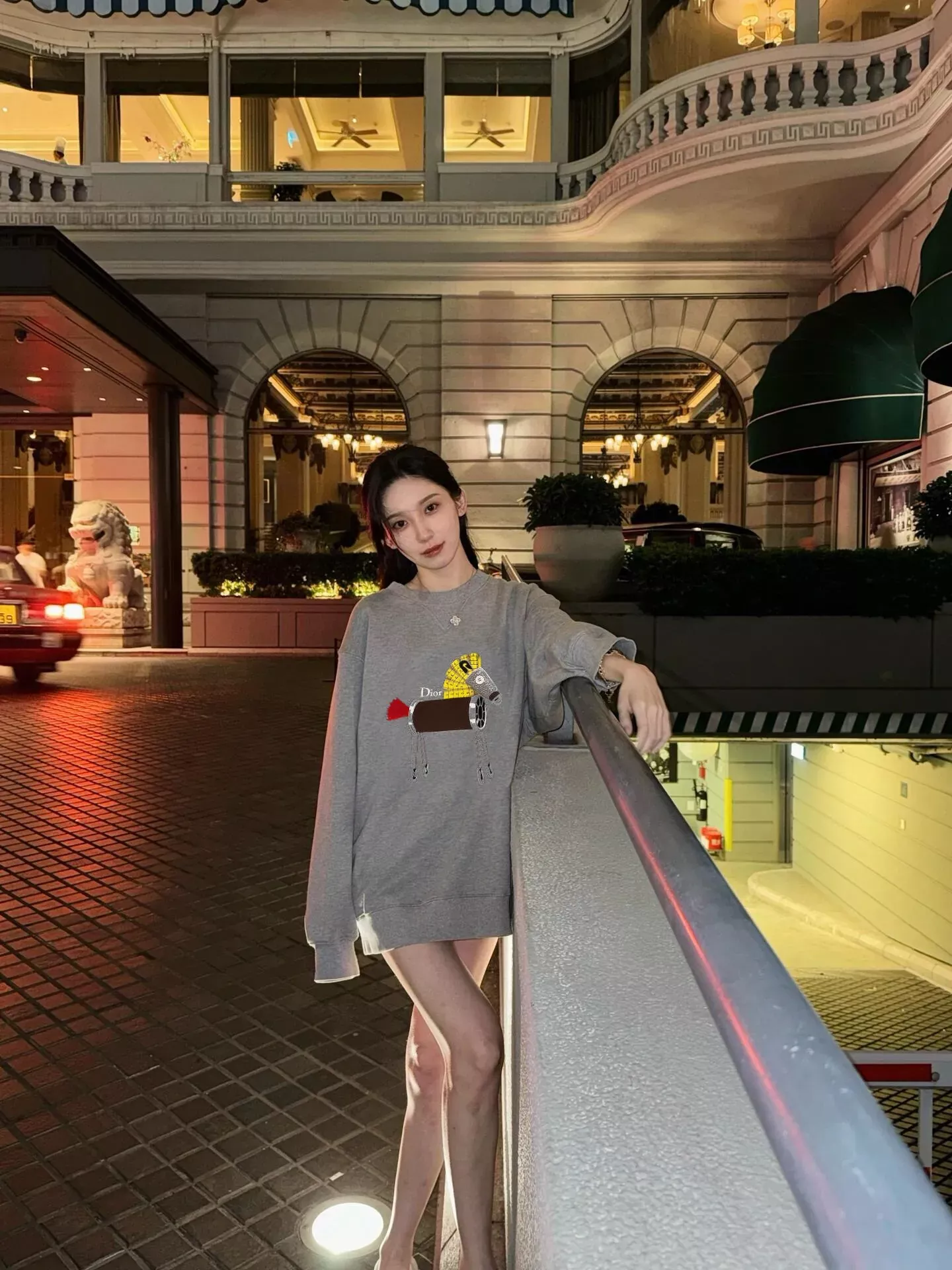 디올 루즈핏 긴소매 남녀공용 맨투맨 티셔츠 상세 이미지 23