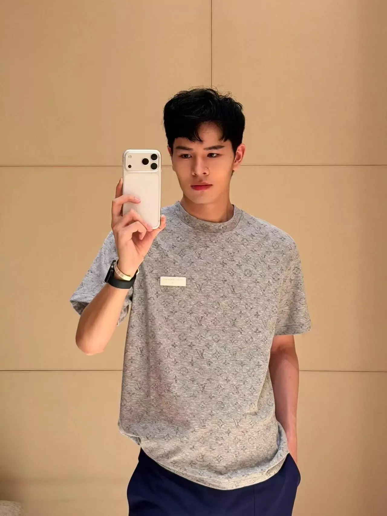 루이비통 모노그램 리플렉티브 반소매 티셔츠 상세 이미지 19