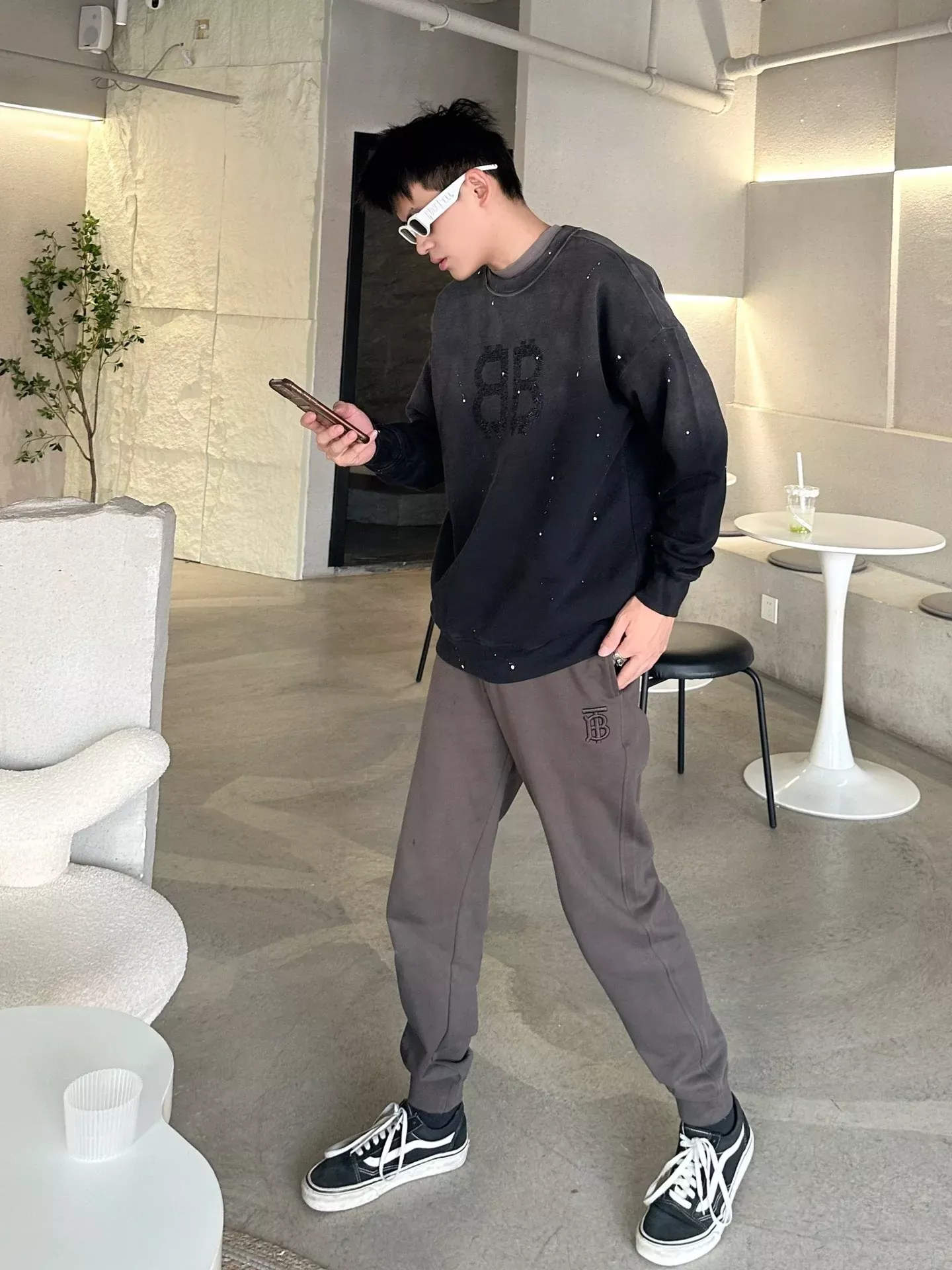 버버리 드로스트링 조거 남녀공용 트레이닝 팬츠 상세 이미지 15
