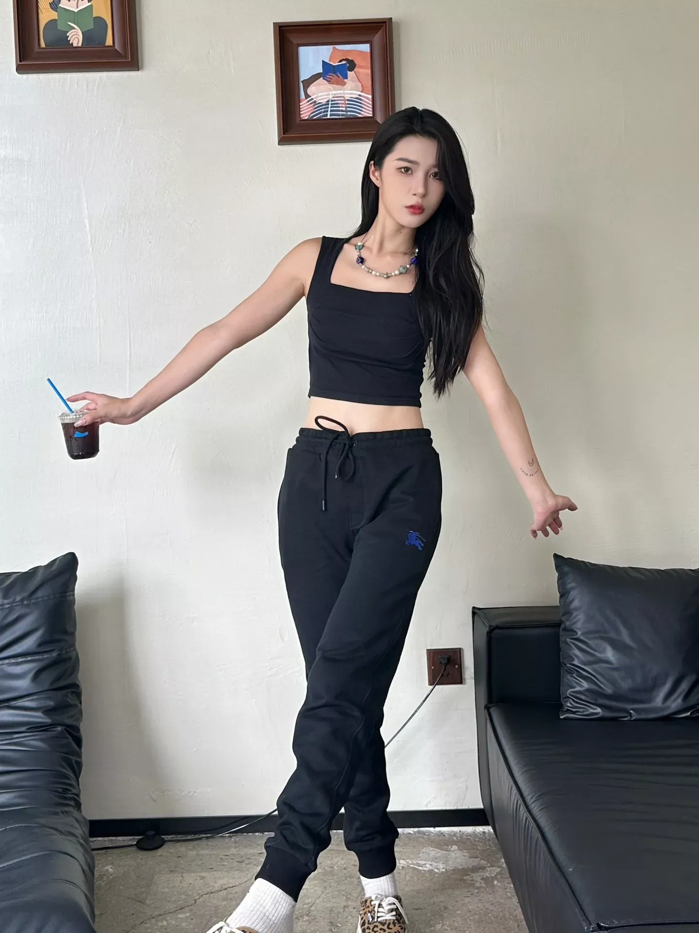 버버리 자수 포켓 로고 남녀공용 트레이닝 팬츠 상세 이미지 18