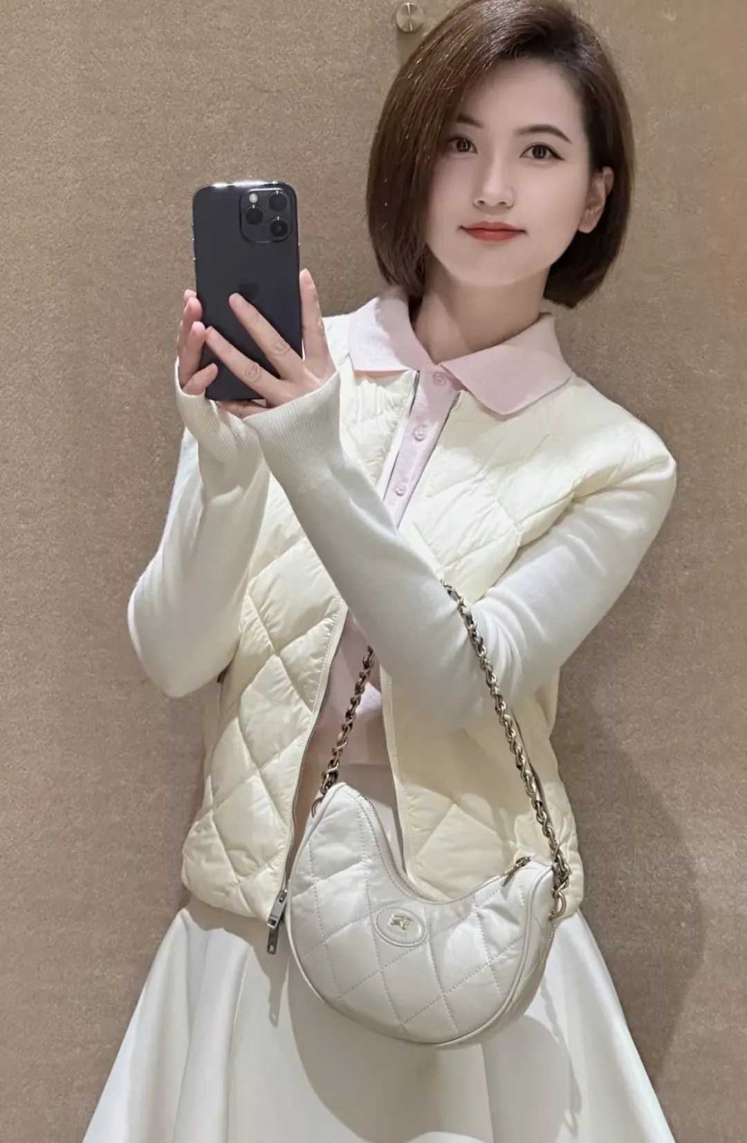 버버리 다이아 퀼팅 니트 배색 여성용 쇼트 패딩 상세 이미지 15