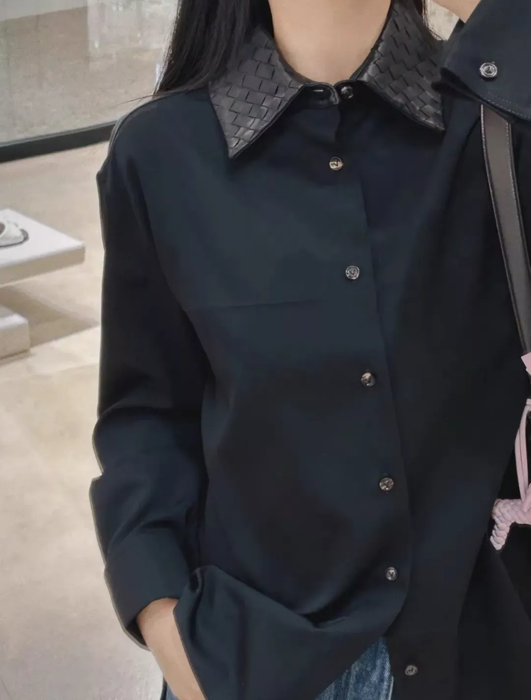 보테가베네타 위빙 카라 루즈핏 여성용 긴소매 셔츠 상세 이미지 11