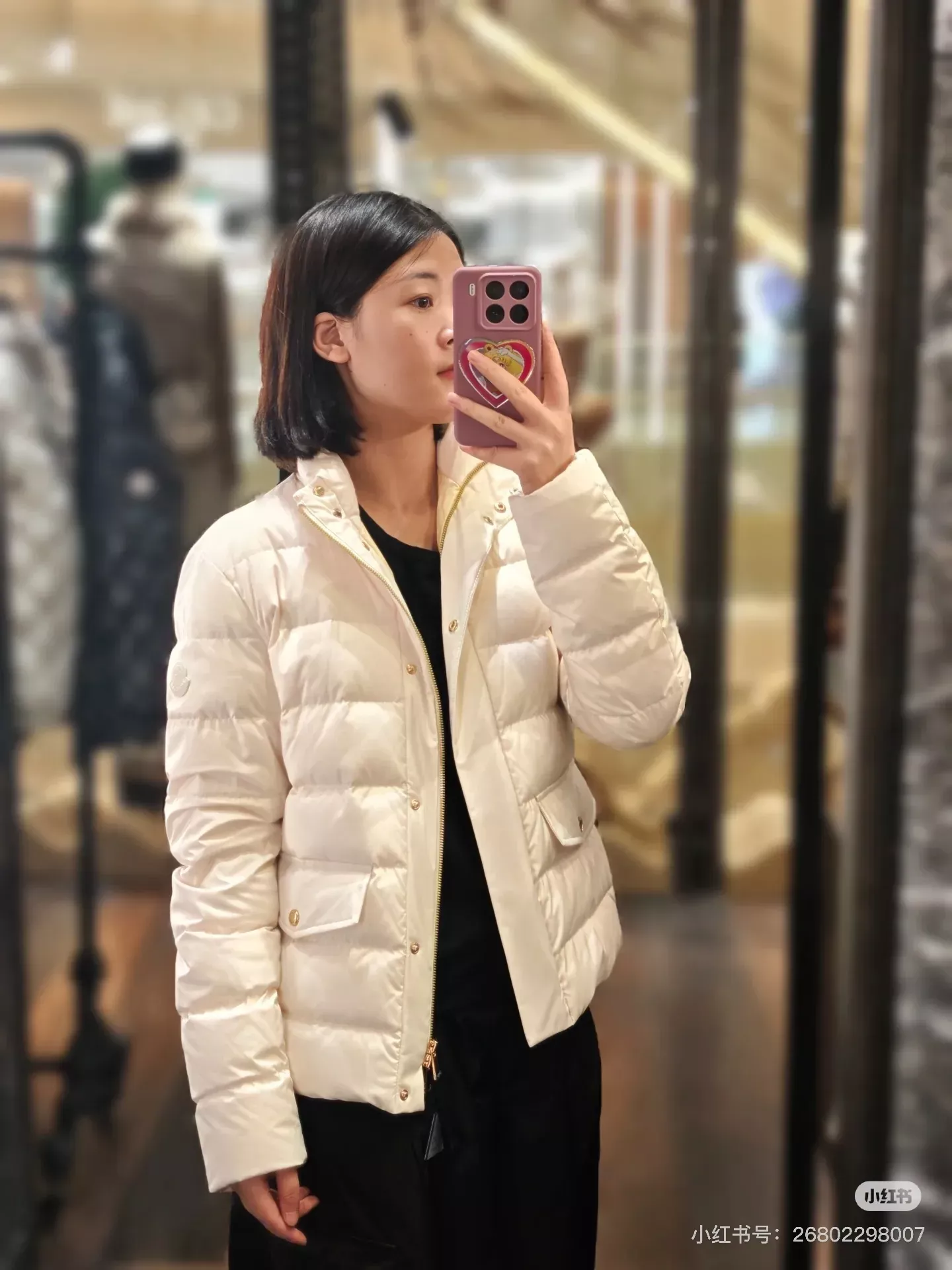 몽클레어 스탠드카라 슬림핏 여성용 쇼트 패딩 상세 이미지 60
